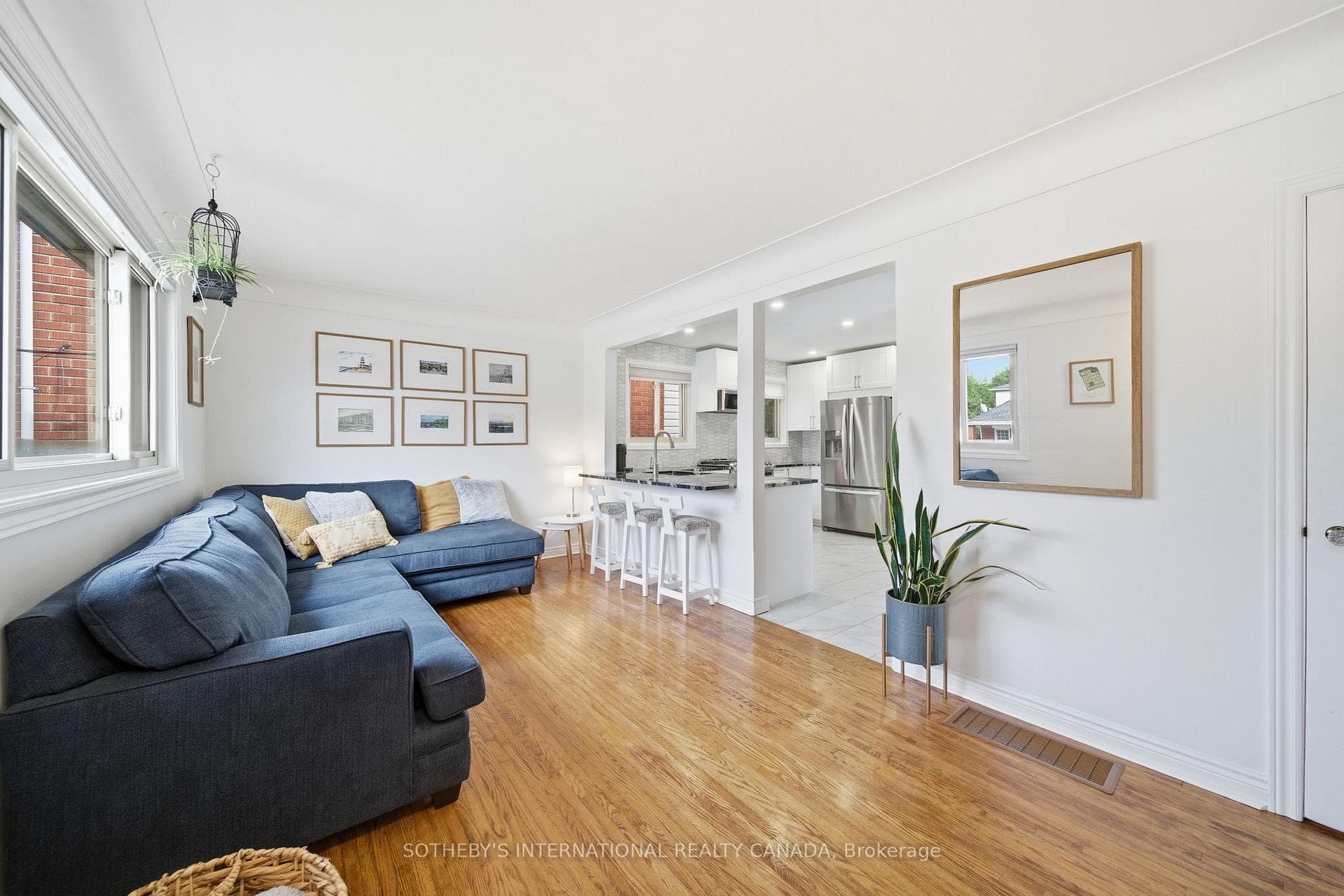 23 East 16th Street photo 9