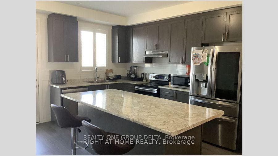 14 Hughes Lane photo 7