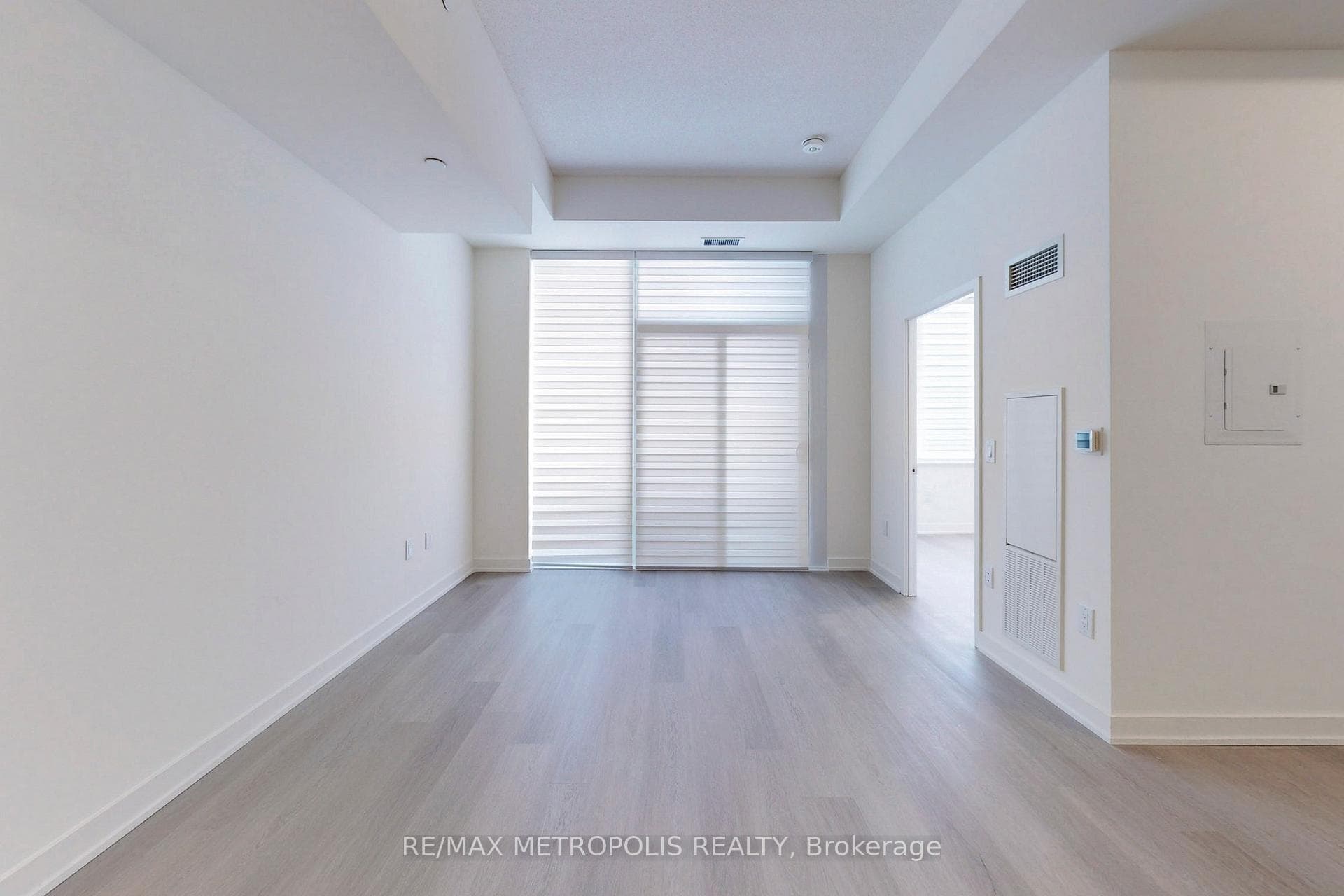 859 The Queensway N/A Unit 809 photo 5