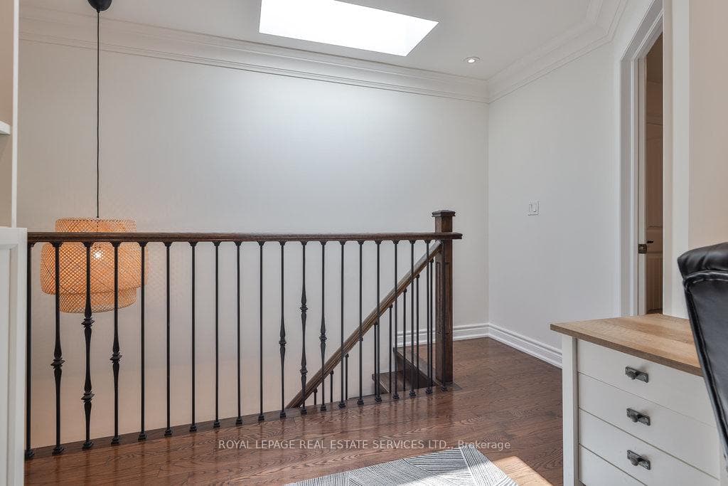 124 Coxwell Avenue photo 14