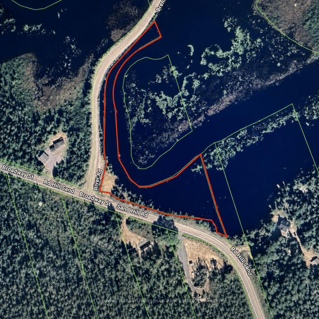 Deeded waterfront access is in red.
