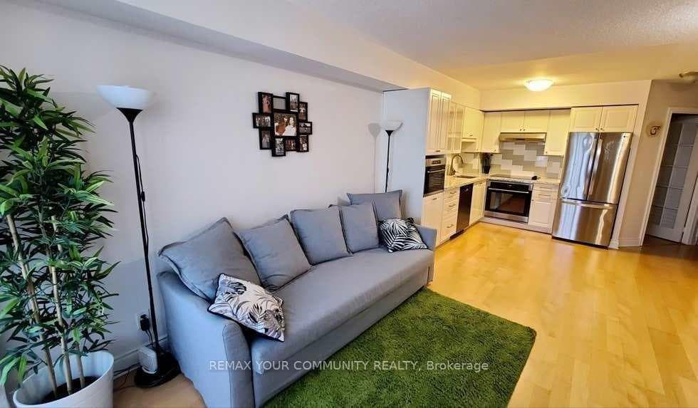 78 Harrison Garden Boulevard Unit 1814 photo 6