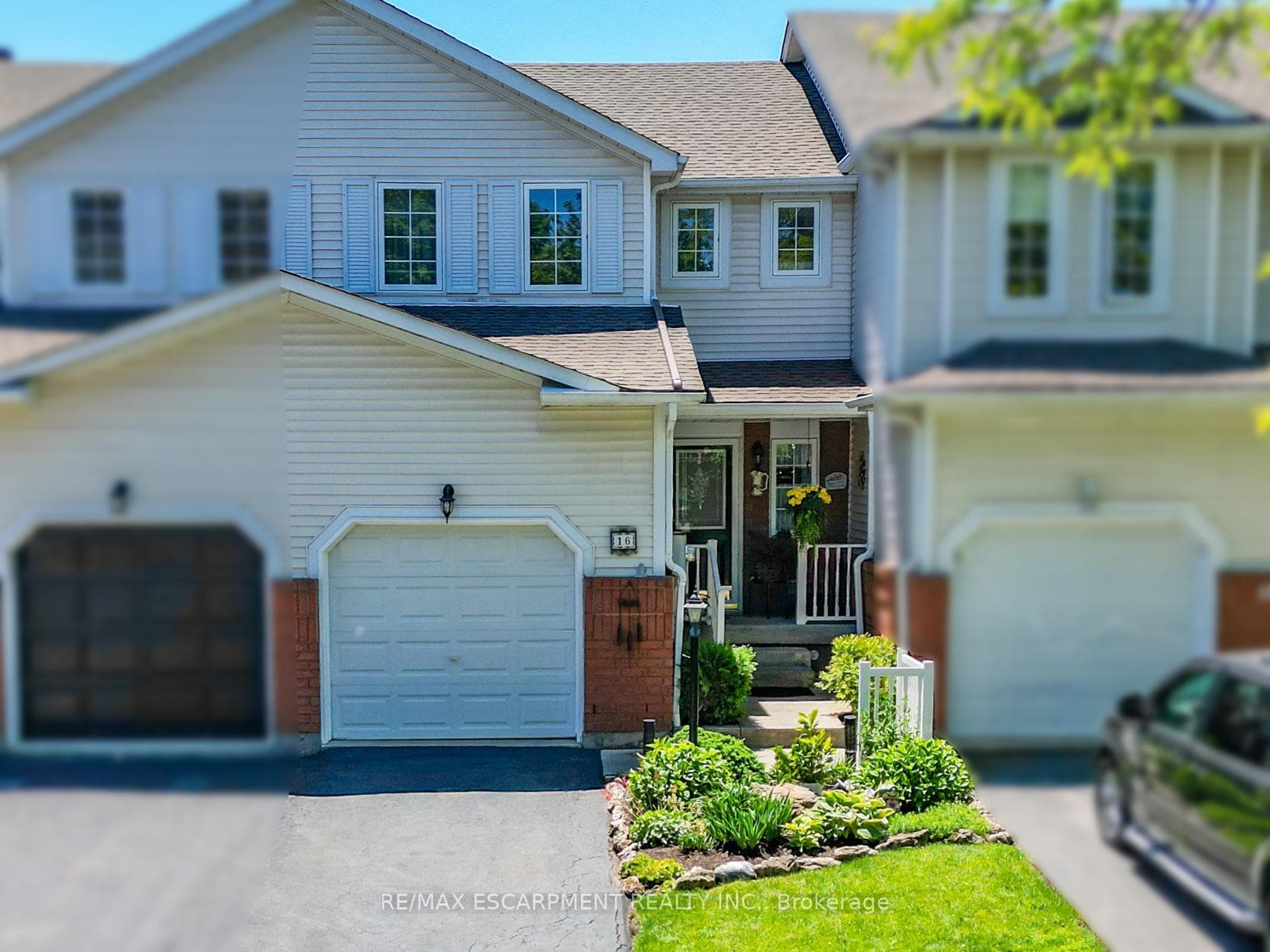 16 Walker Court photo 1