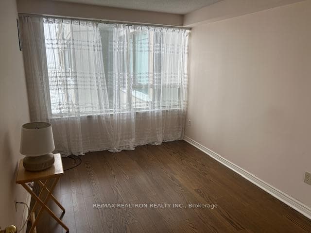 7 Townsgate Drive Unit 1014 photo 18