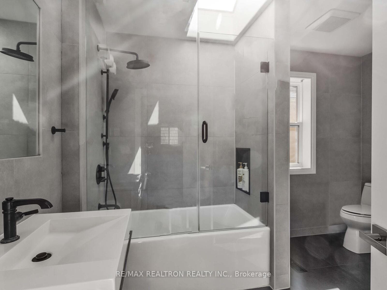 53 Walder Avenue photo 23