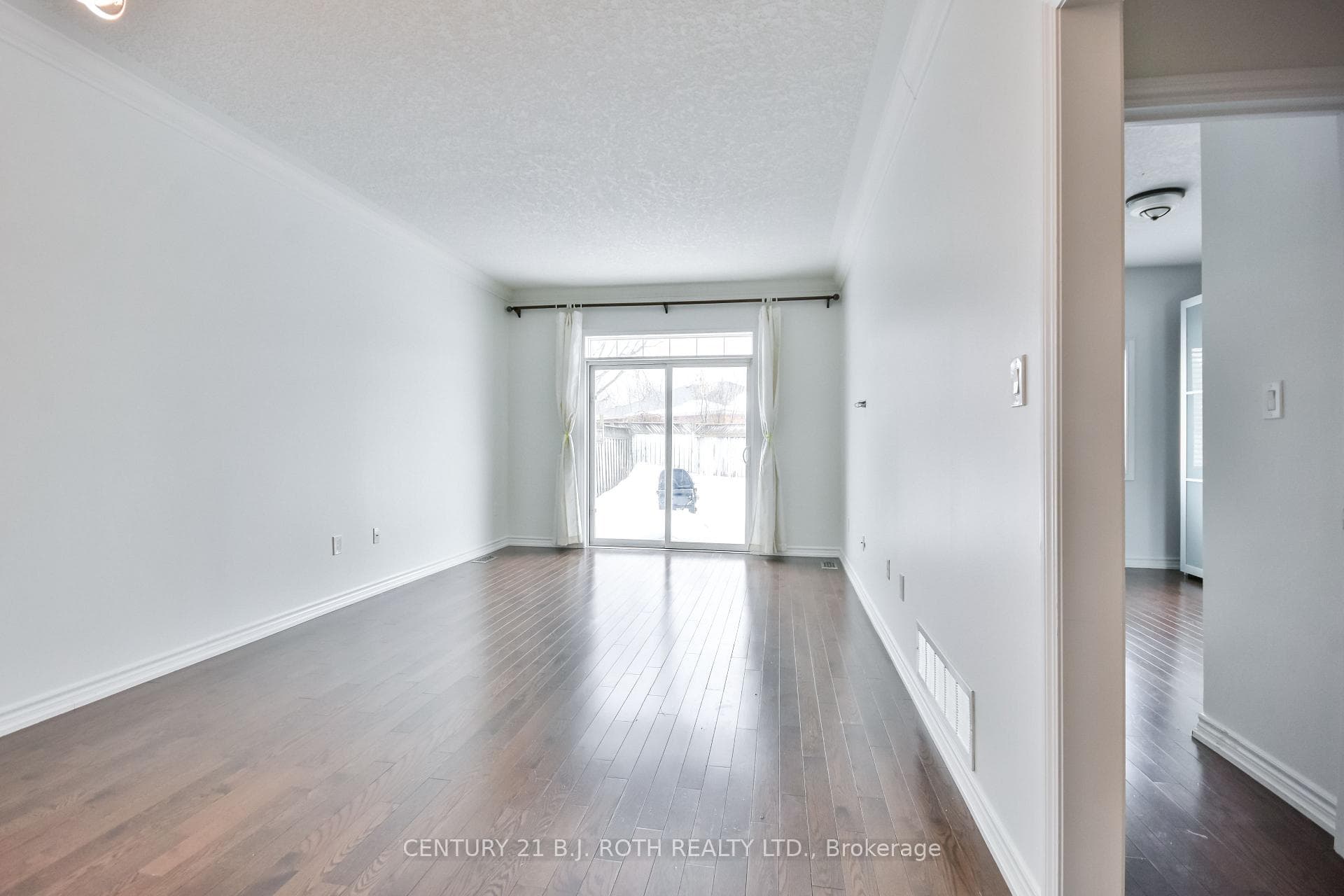 49 Athabaska Road photo 8