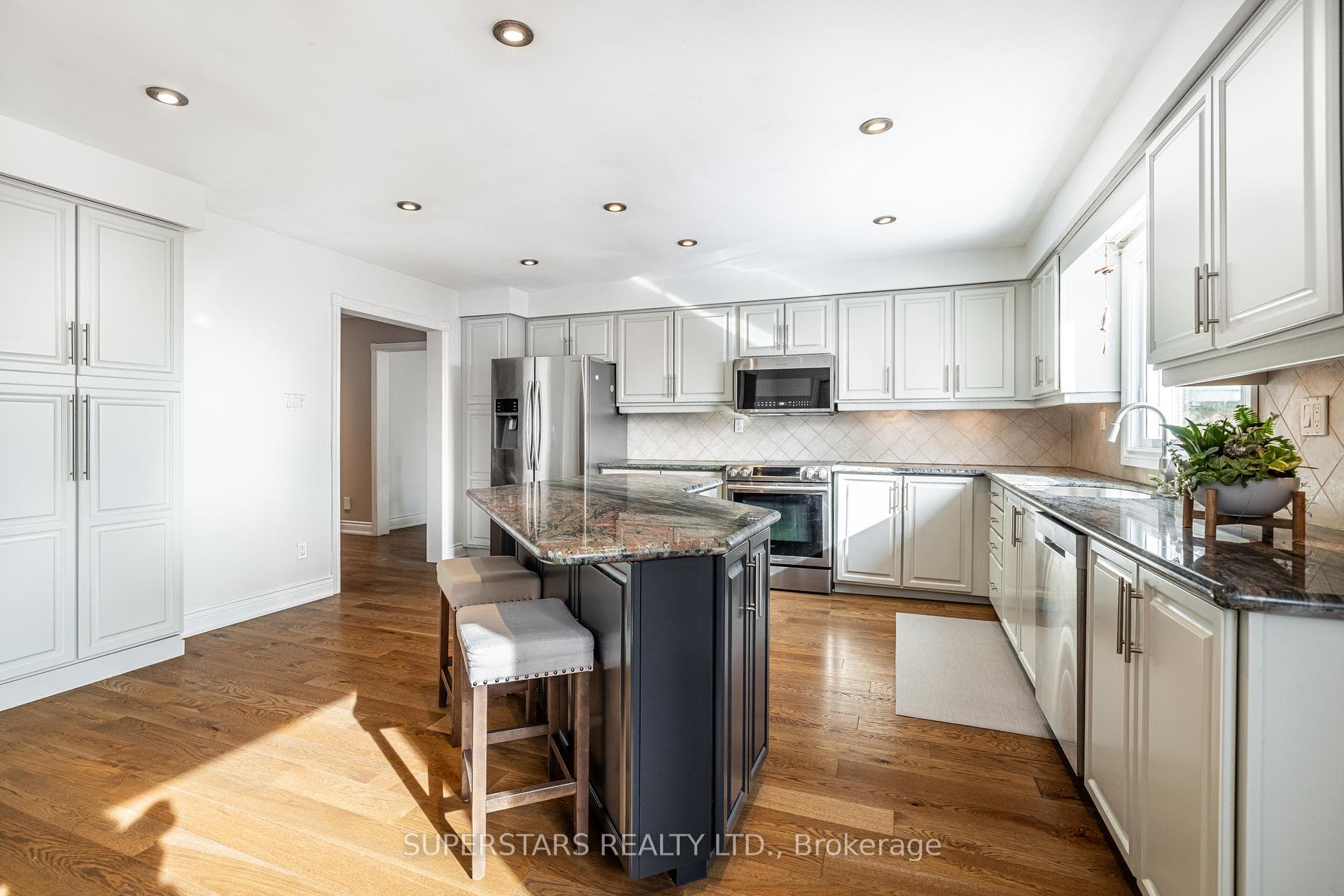 852 Norwick Road photo 12
