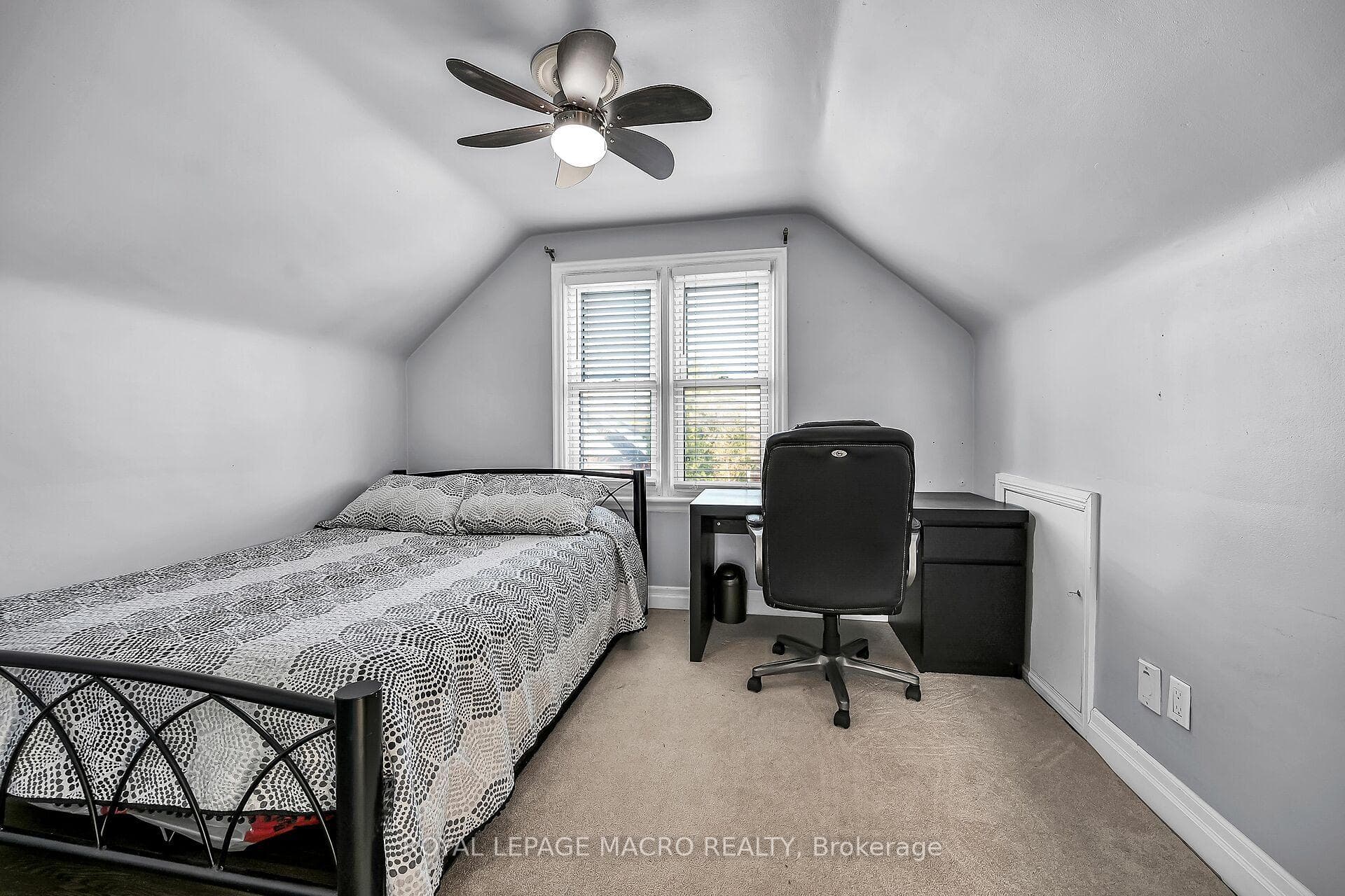 294 East 18th Street photo 17