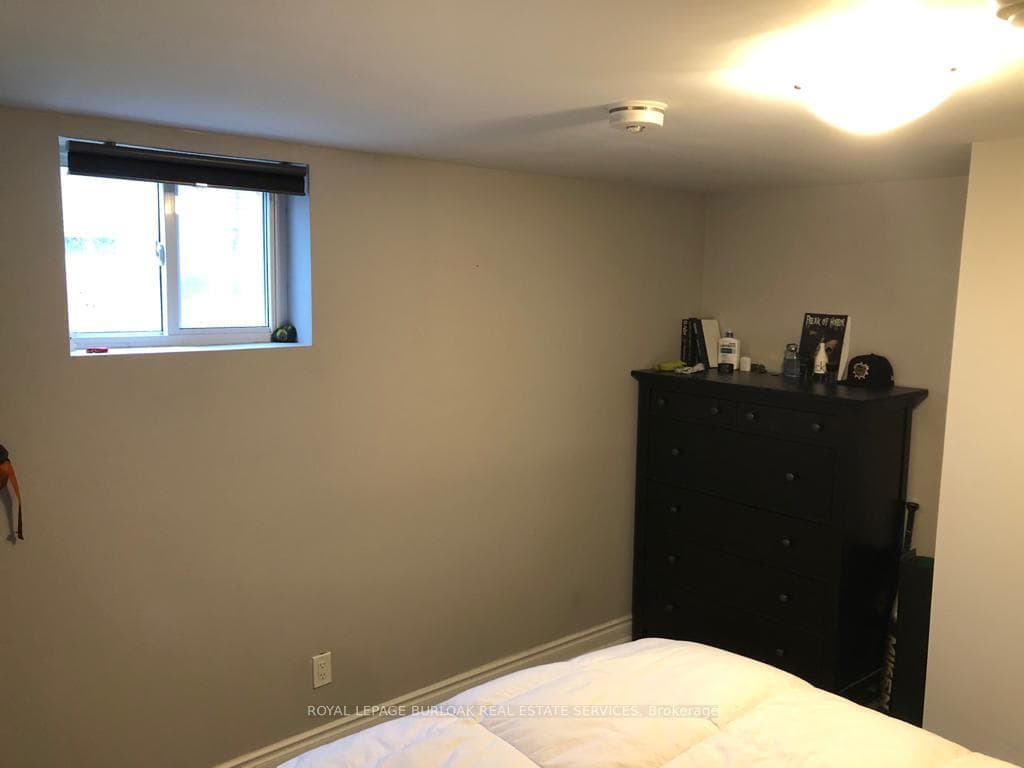 15 Michael Avenue Unit Lower photo 11