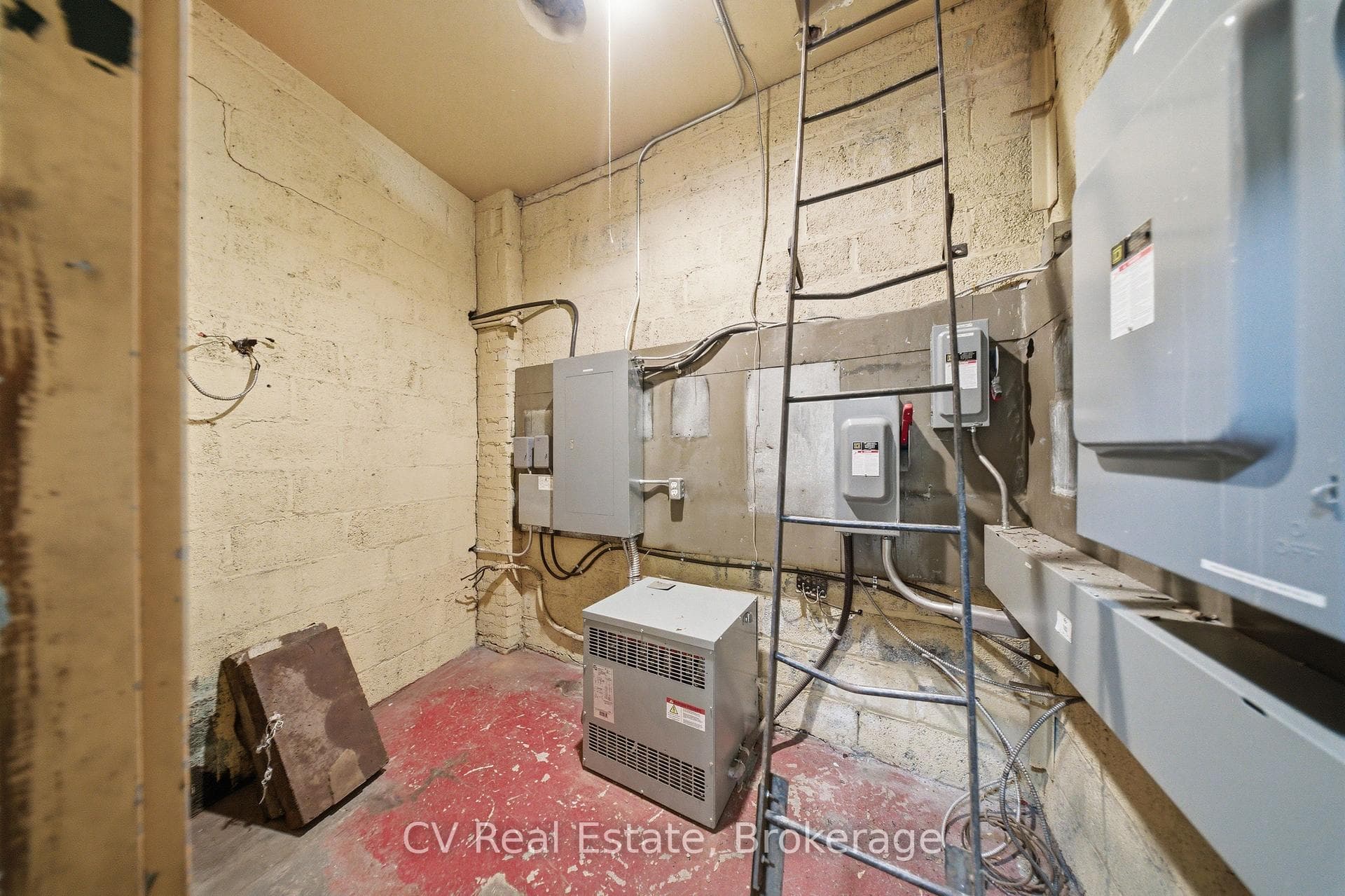 195 Ottawa Street photo 33