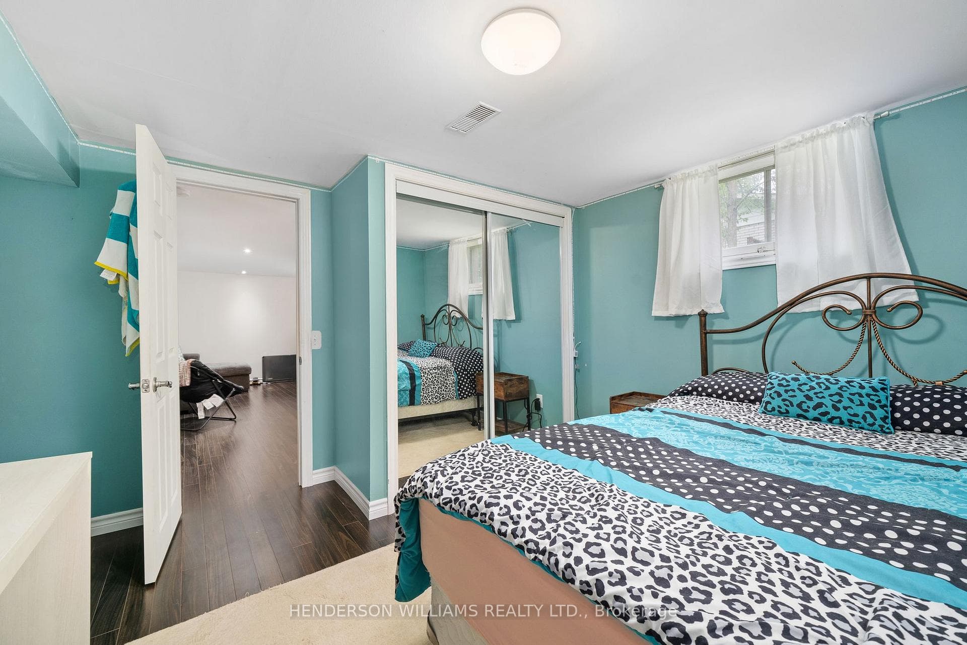 486 Montrose Road photo 34