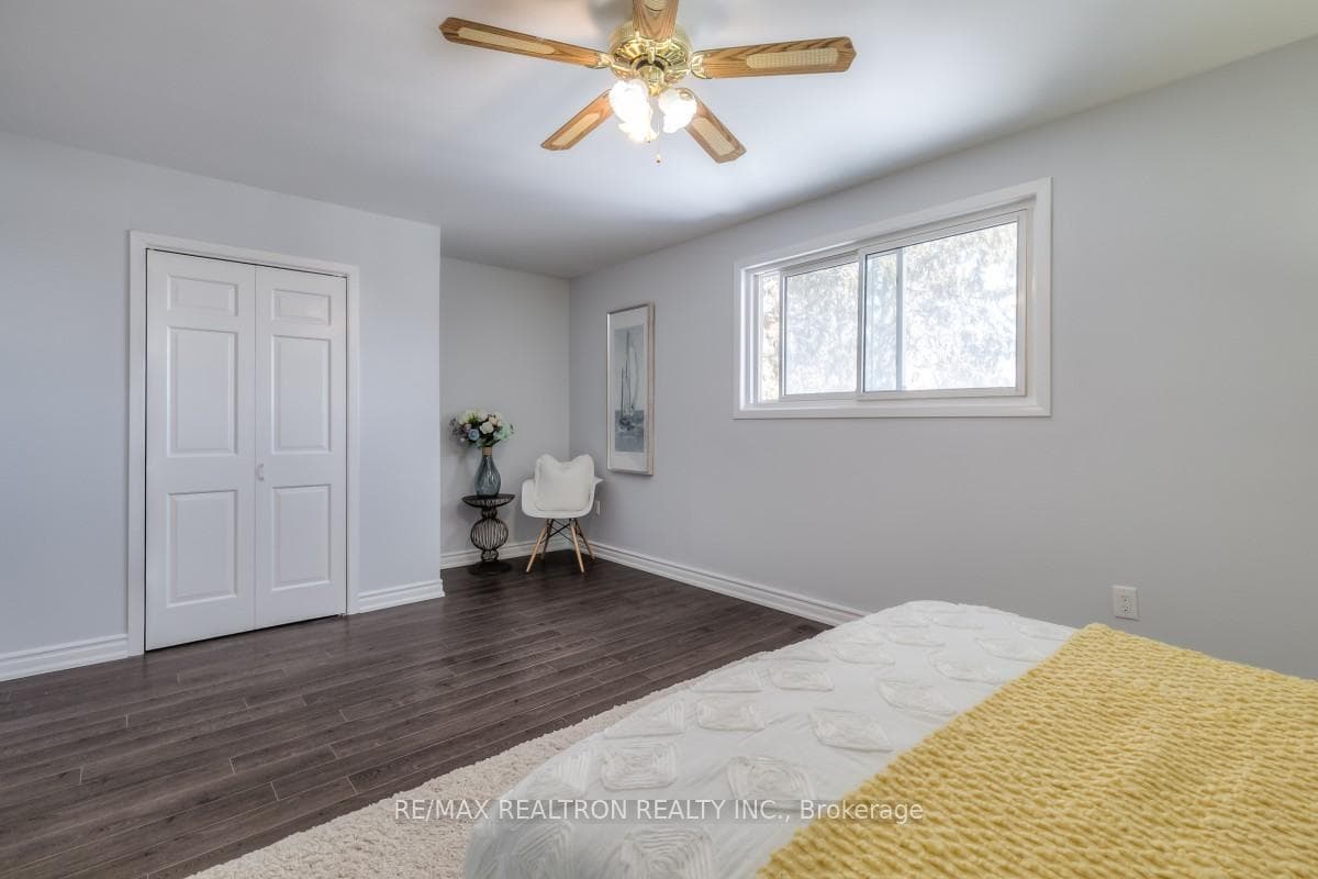 163 Baker Avenue photo 24