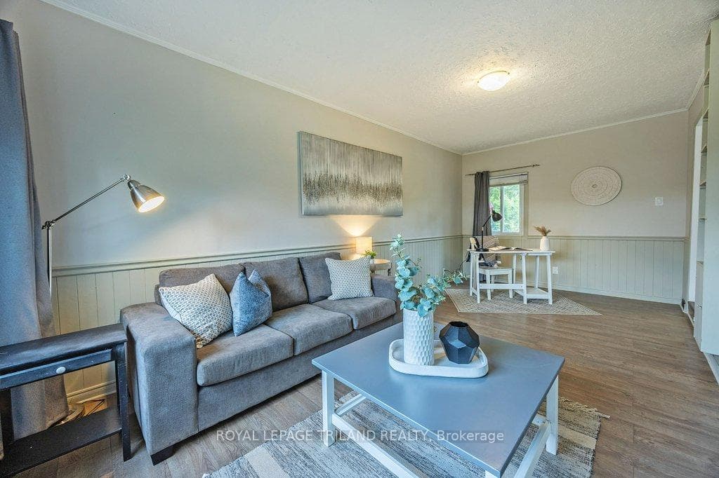 19 Warren Crescent photo 13