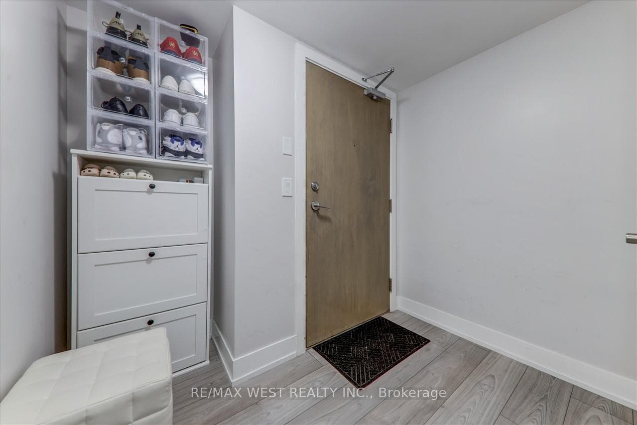 1255 Bayly Street Unit 1102 photo 7