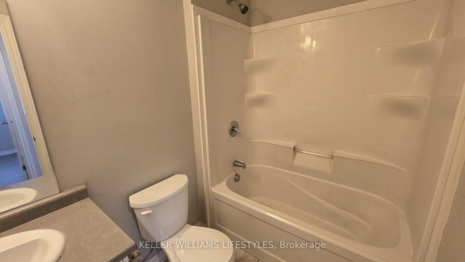 2nd floor- 4 piece bathroom