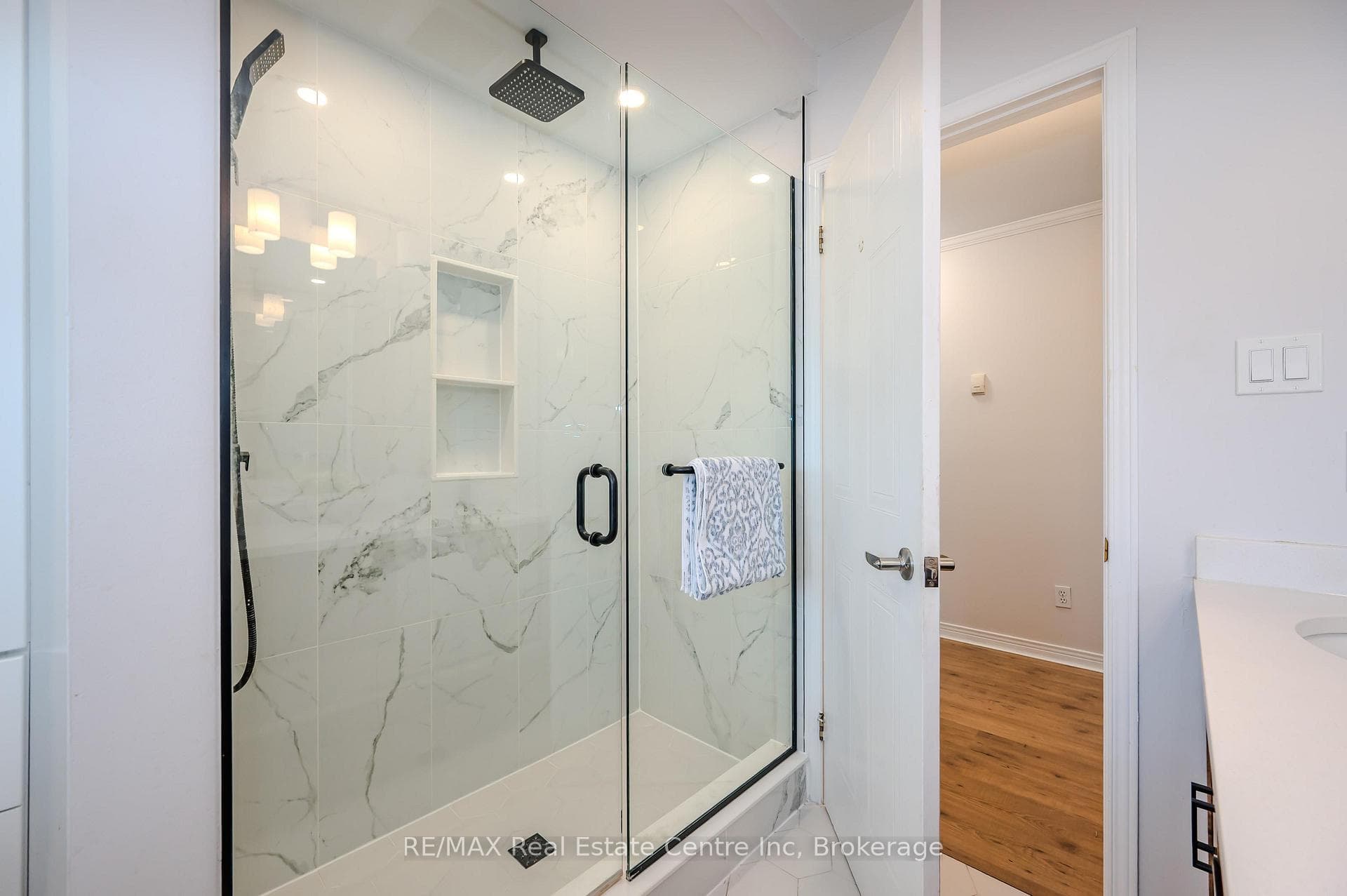 110 Kortright Road photo 18