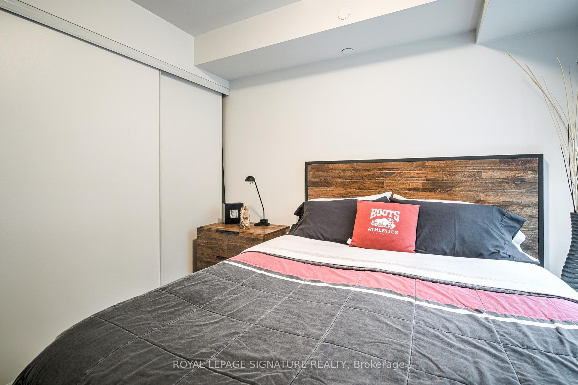 525 Adelaide Street Unit 531 photo 21