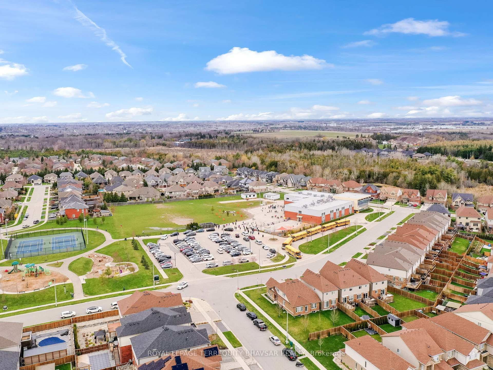 9 John Brabson Crescent photo 40