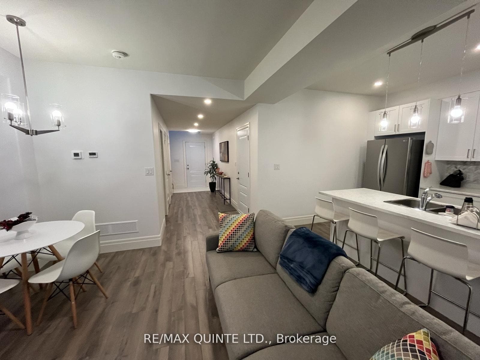 54 Campbell Crescent photo 12