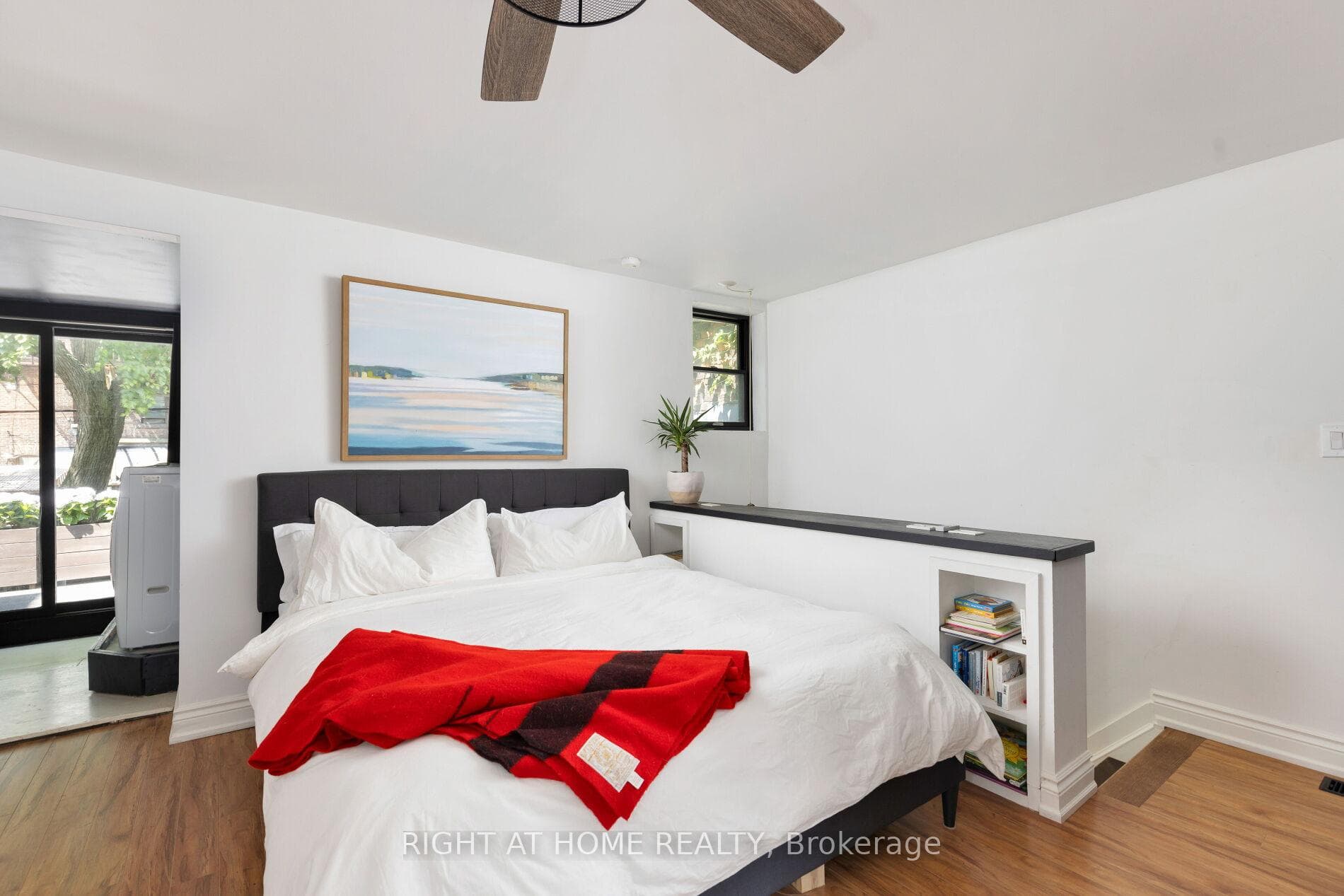 266 Ontario Street photo 28