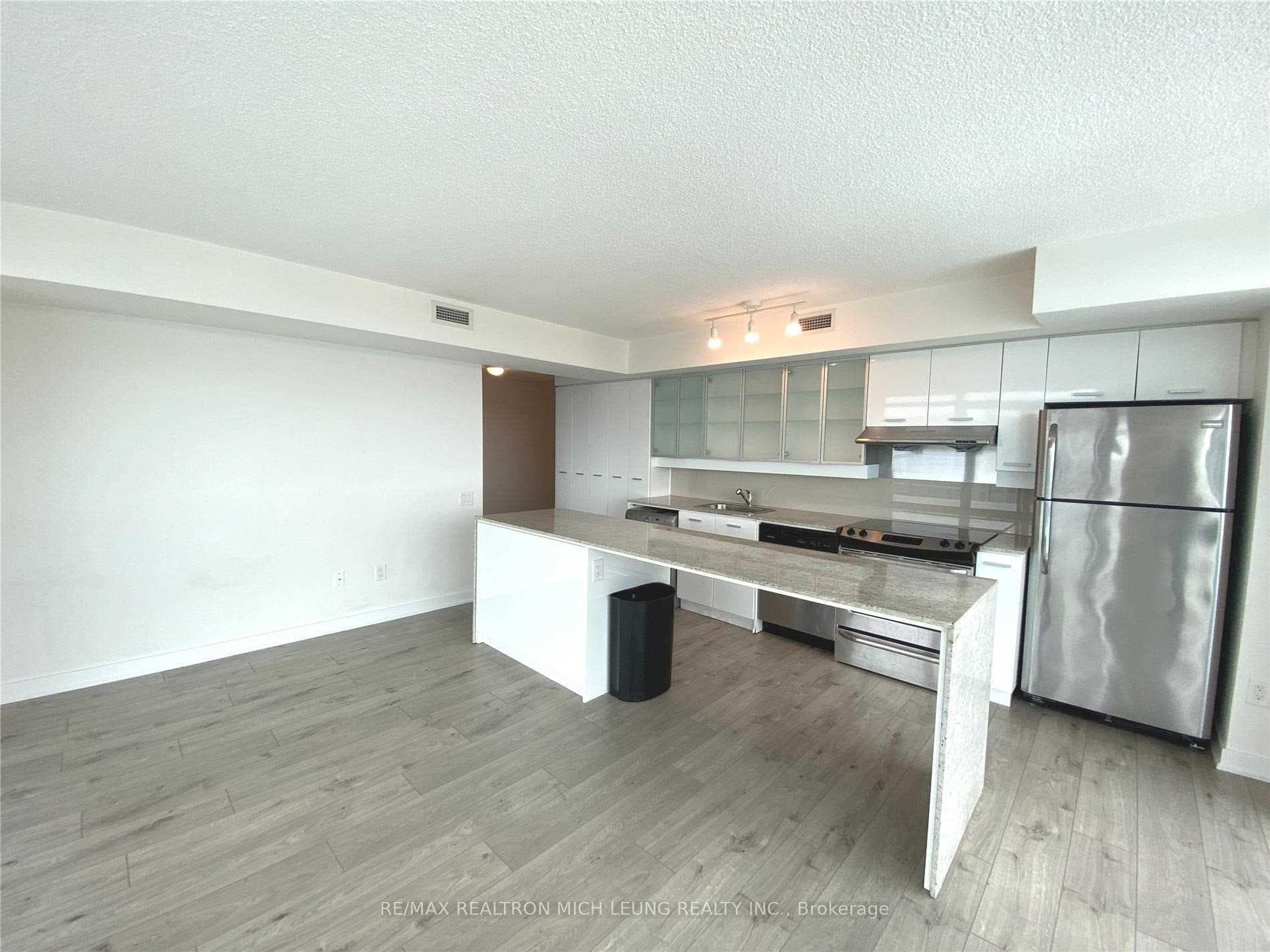 33 Singer Court Unit 1002 photo 17