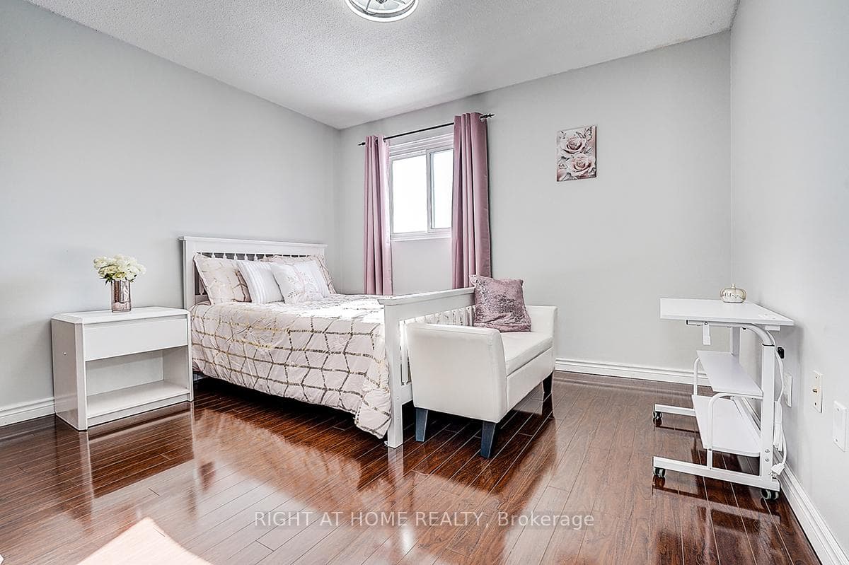 32 Macauley Drive photo 27