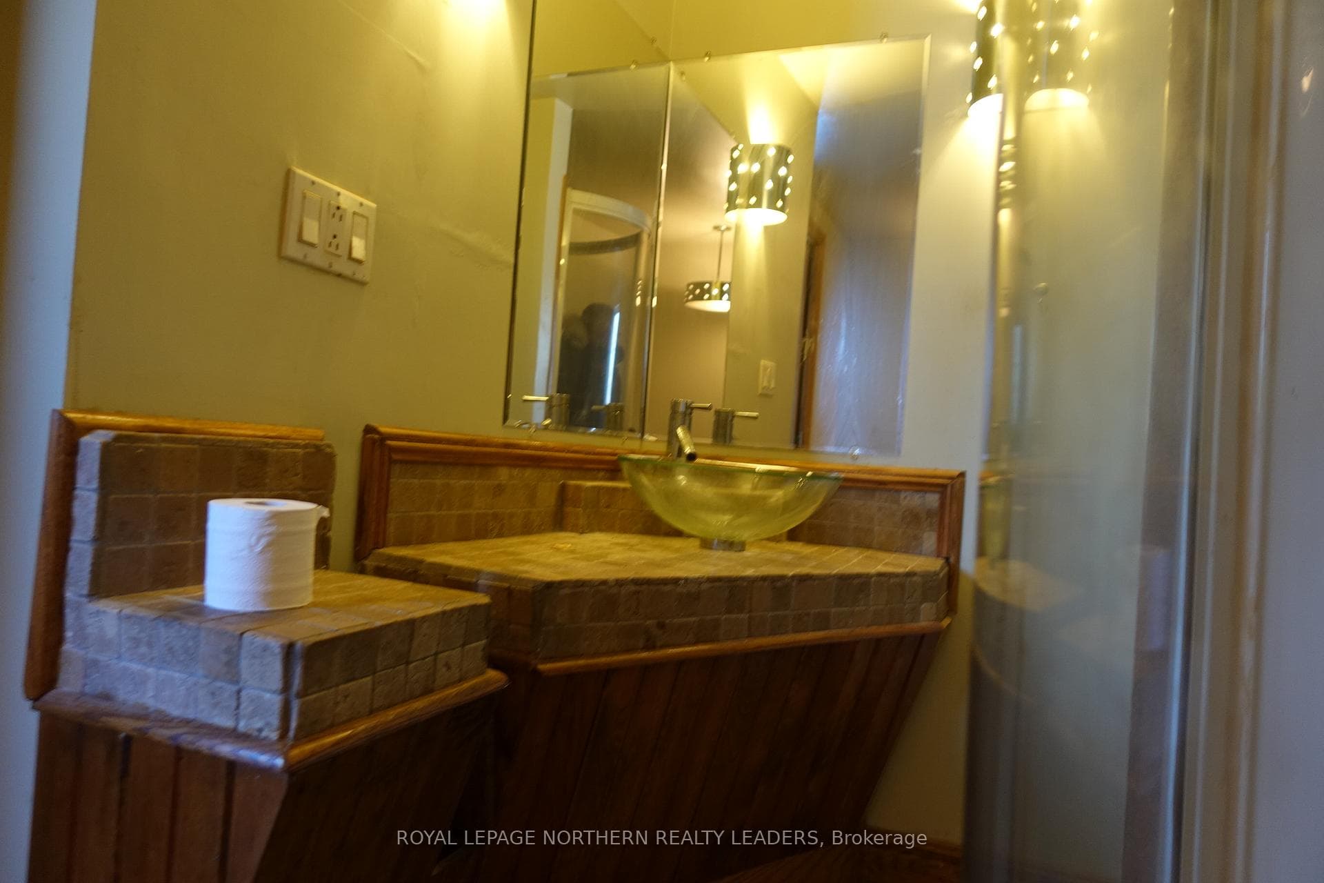 186 Maple Street photo 22
