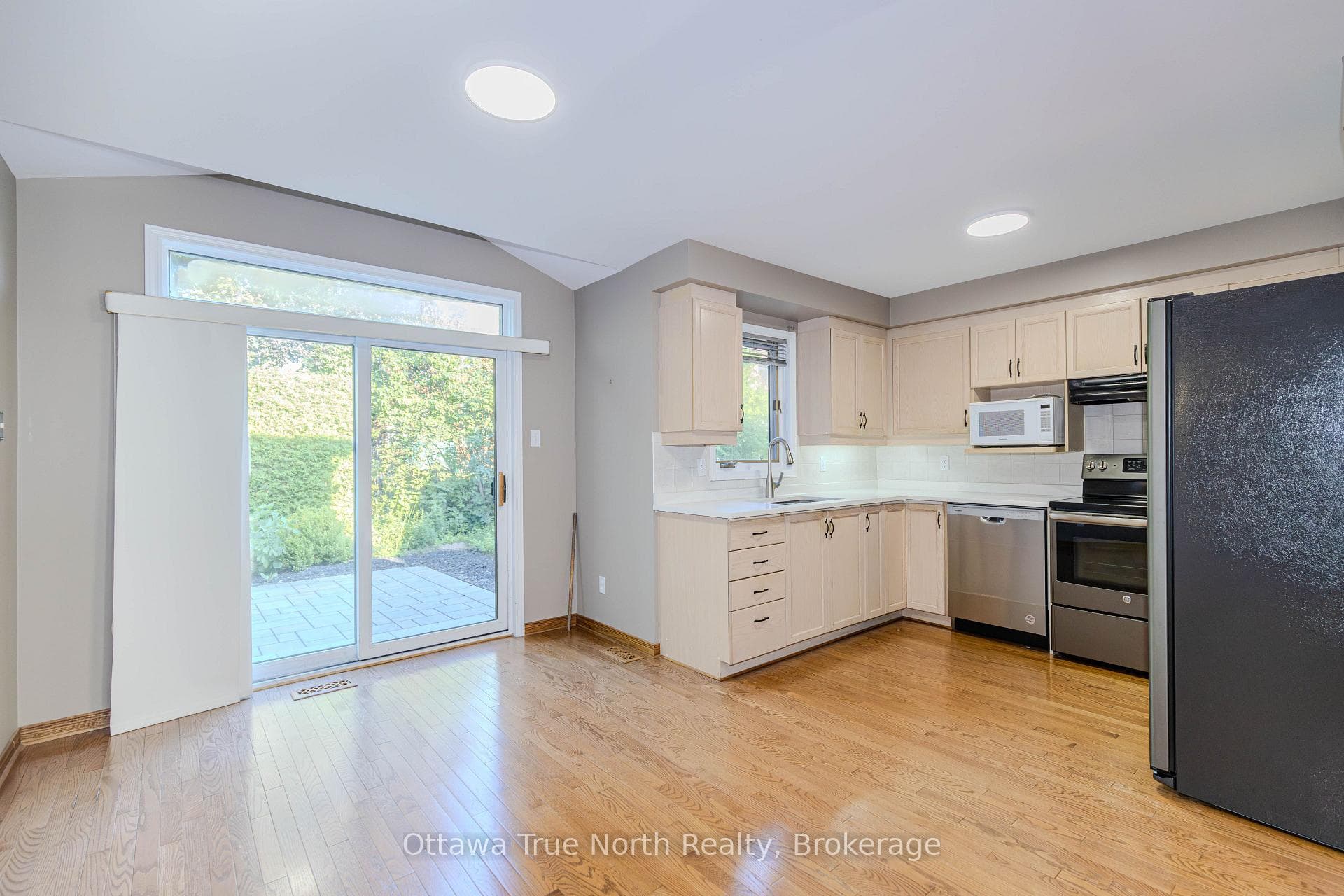 282 Knudson Drive photo 13