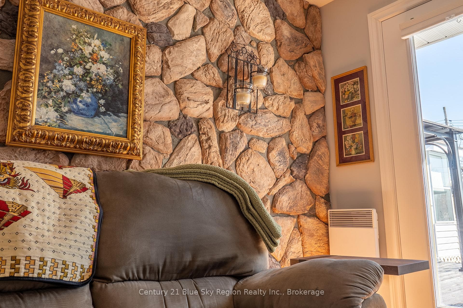 204 Railway Street photo 12