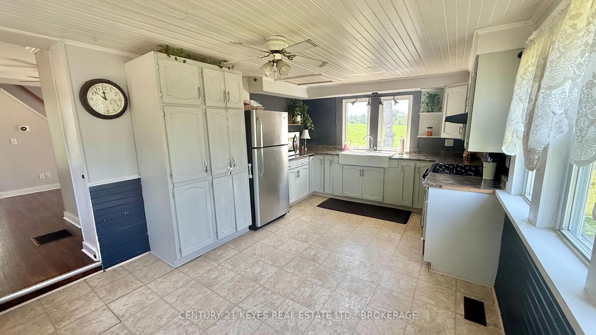 129 Mountain Street photo 18