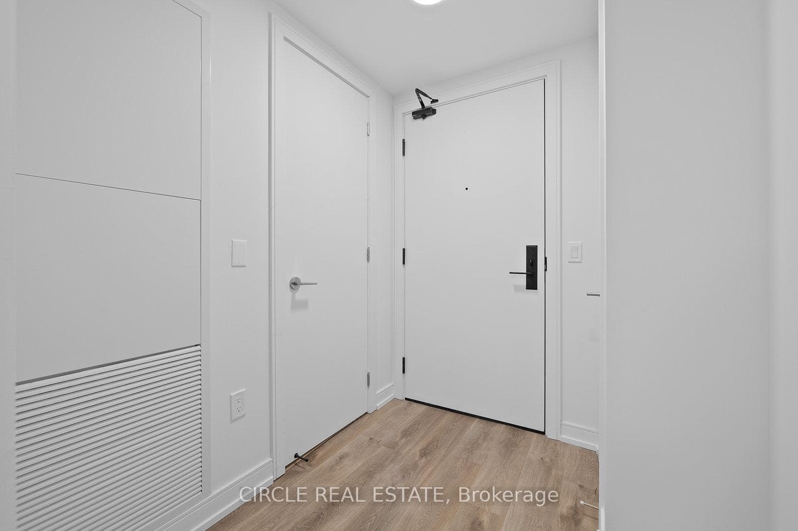 1 Jarvis Street Unit 1007 photo 3