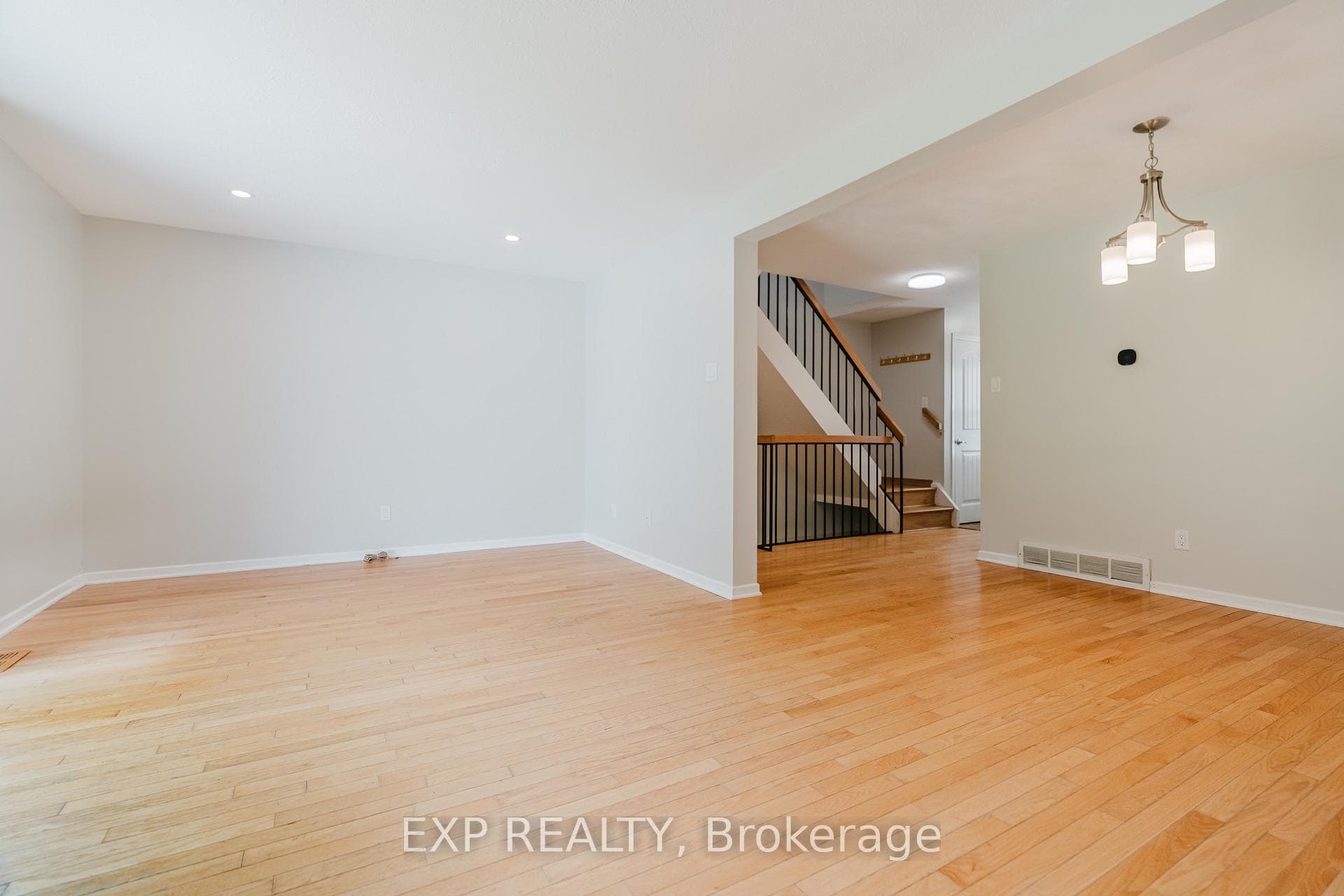 1127 Avignon Court photo 10