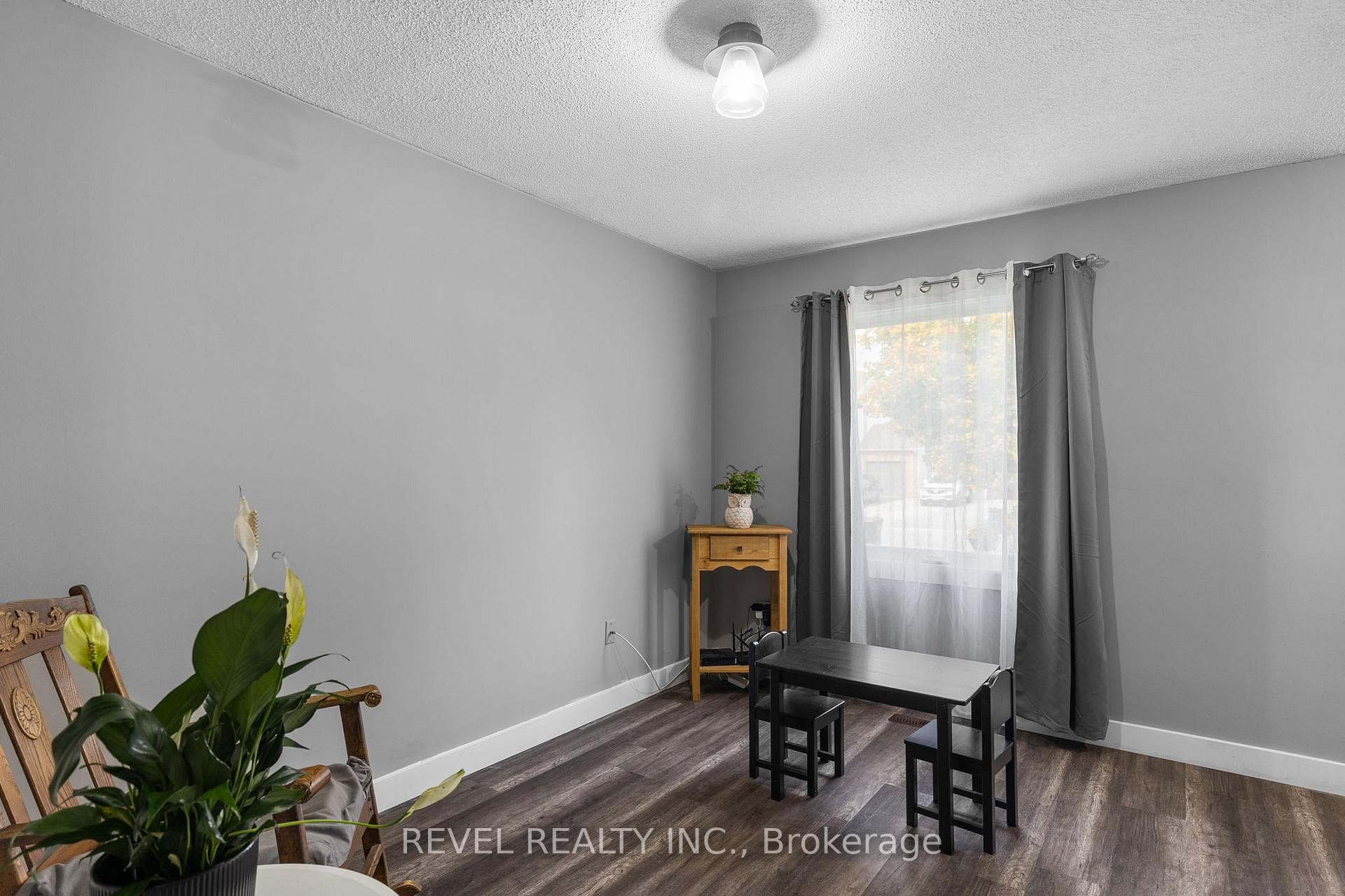 1001 Vance Crescent photo 10
