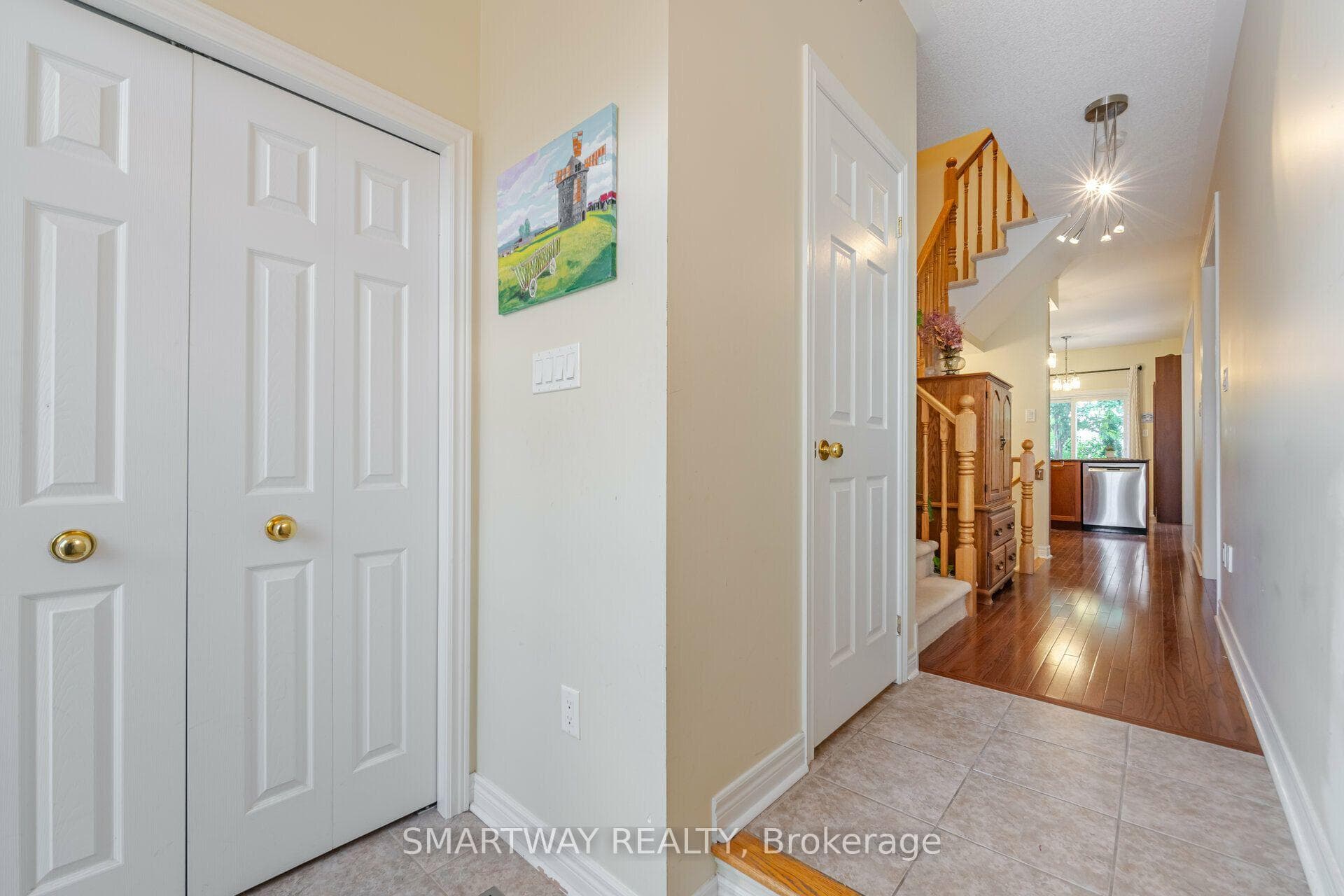2437 Montagne Avenue photo 4