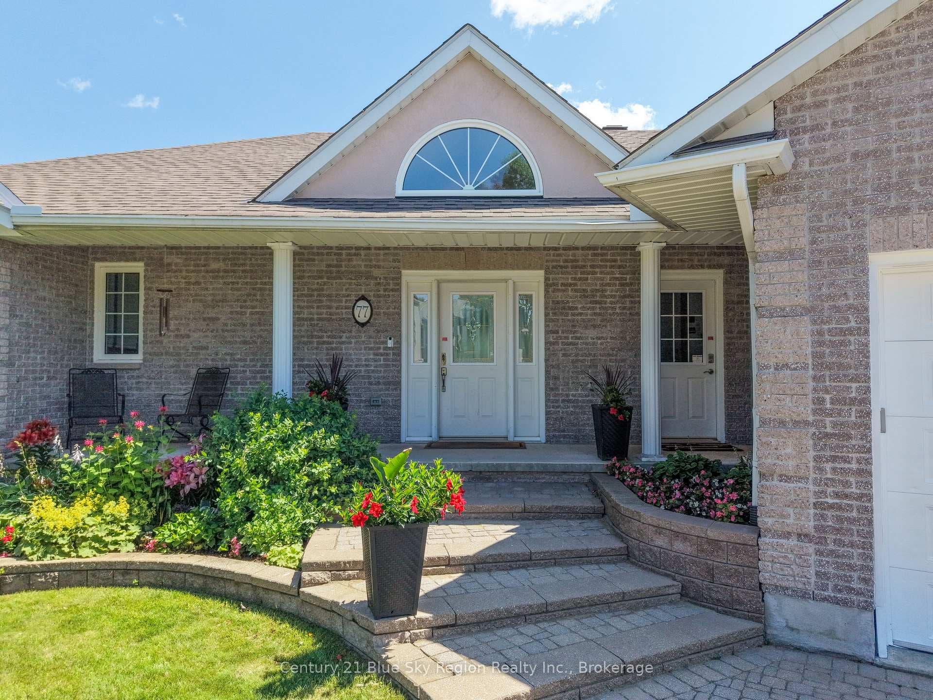 77 Janey Avenue photo 4