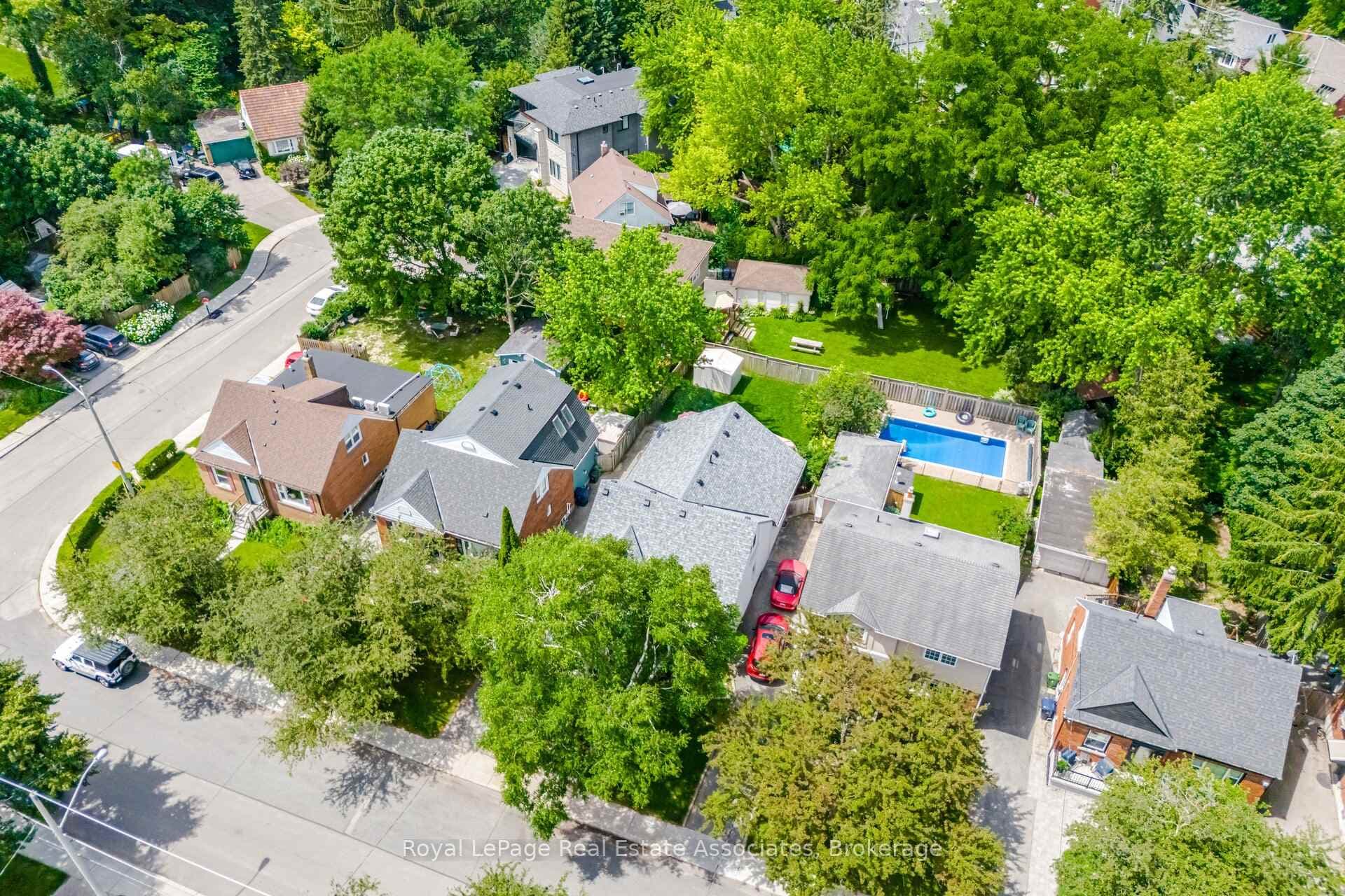 32 Plaxton Drive photo 2