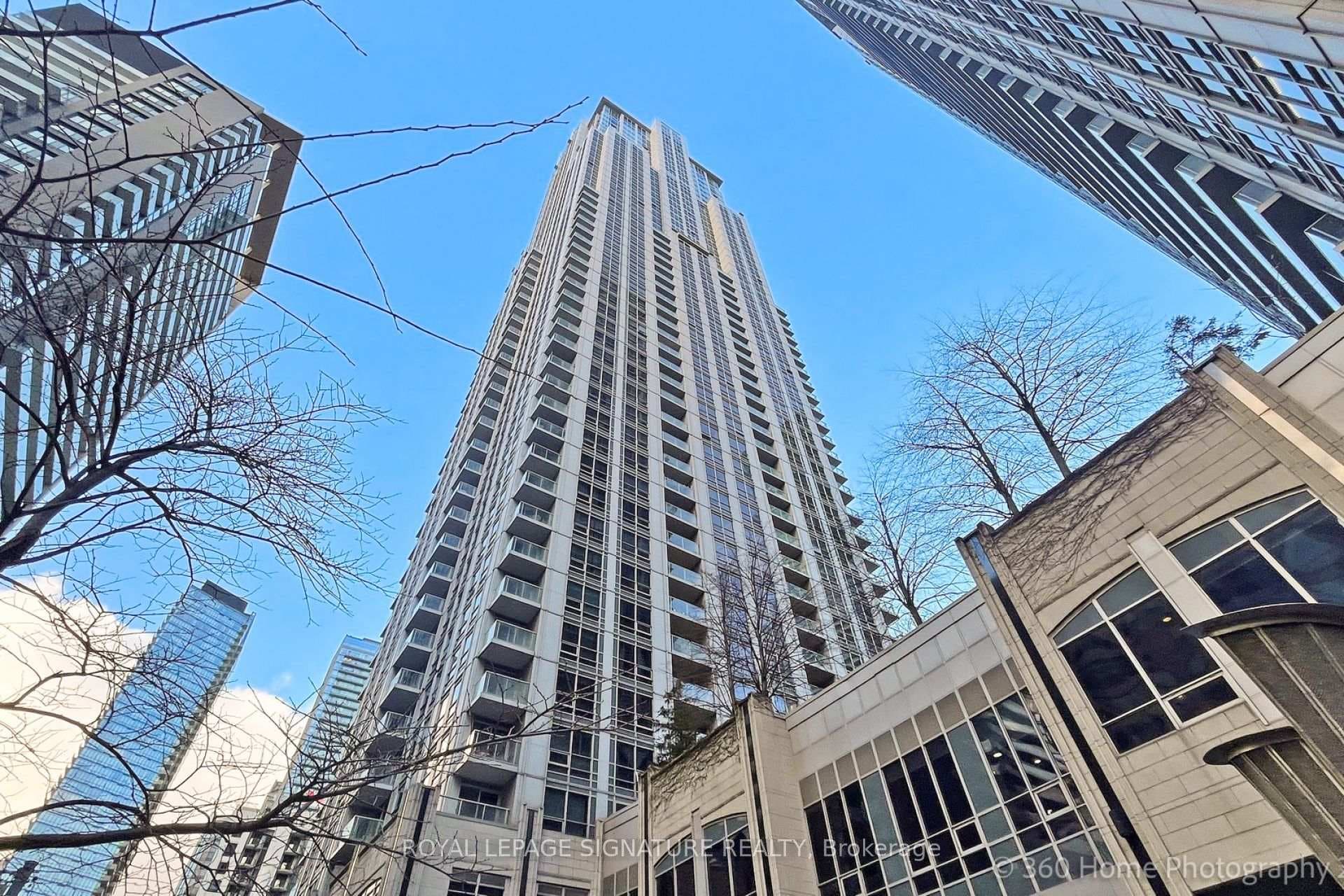763 Bay Street Unit 1015 photo 1