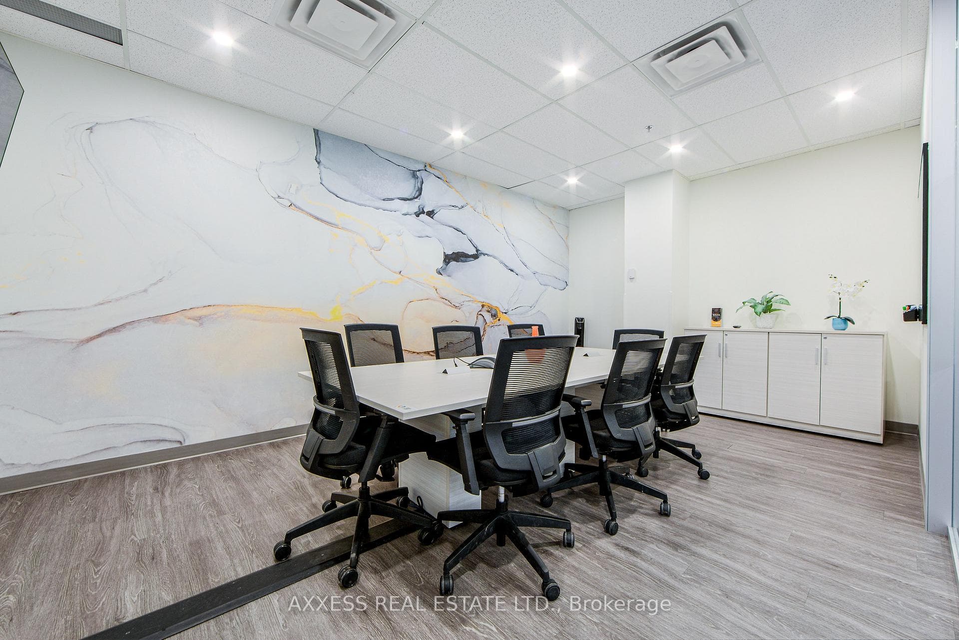 30 Eglinton Avenue Unit 400 photo 7