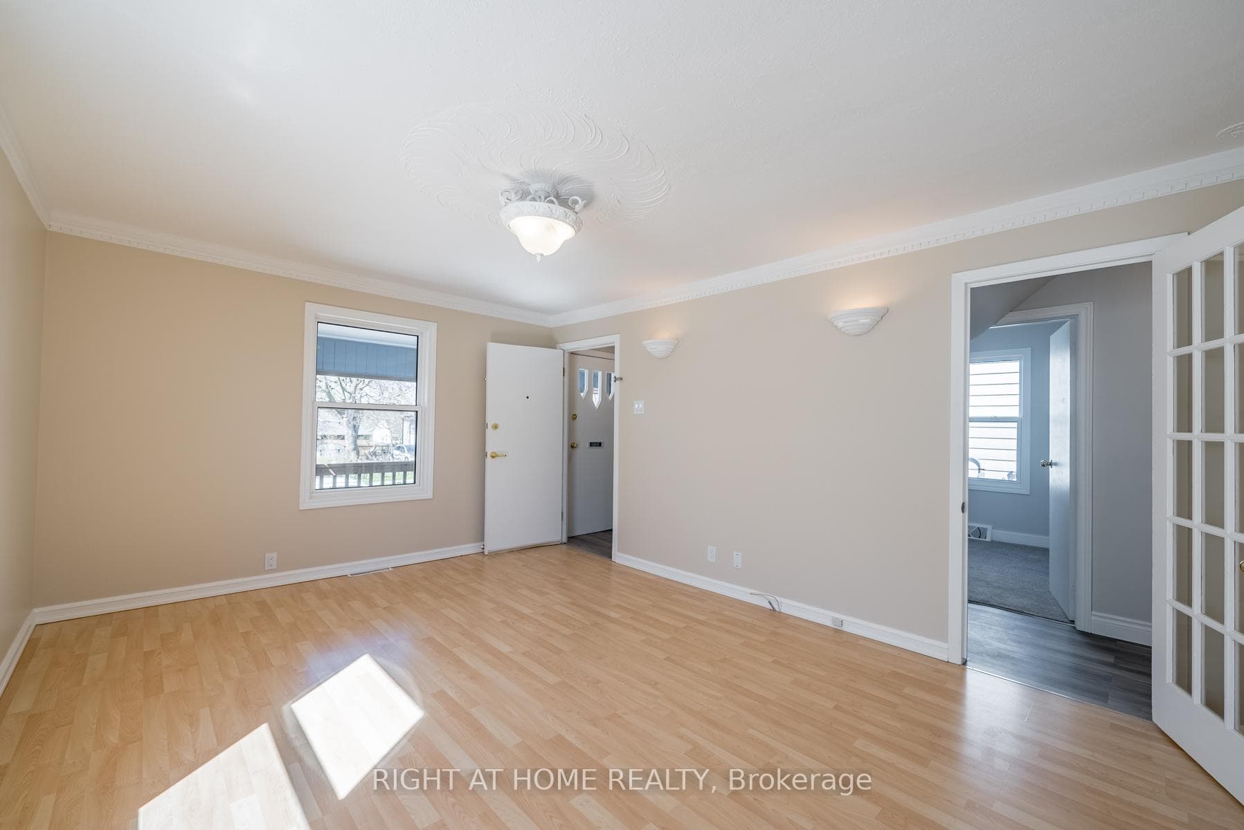 271 Drew Street photo 6