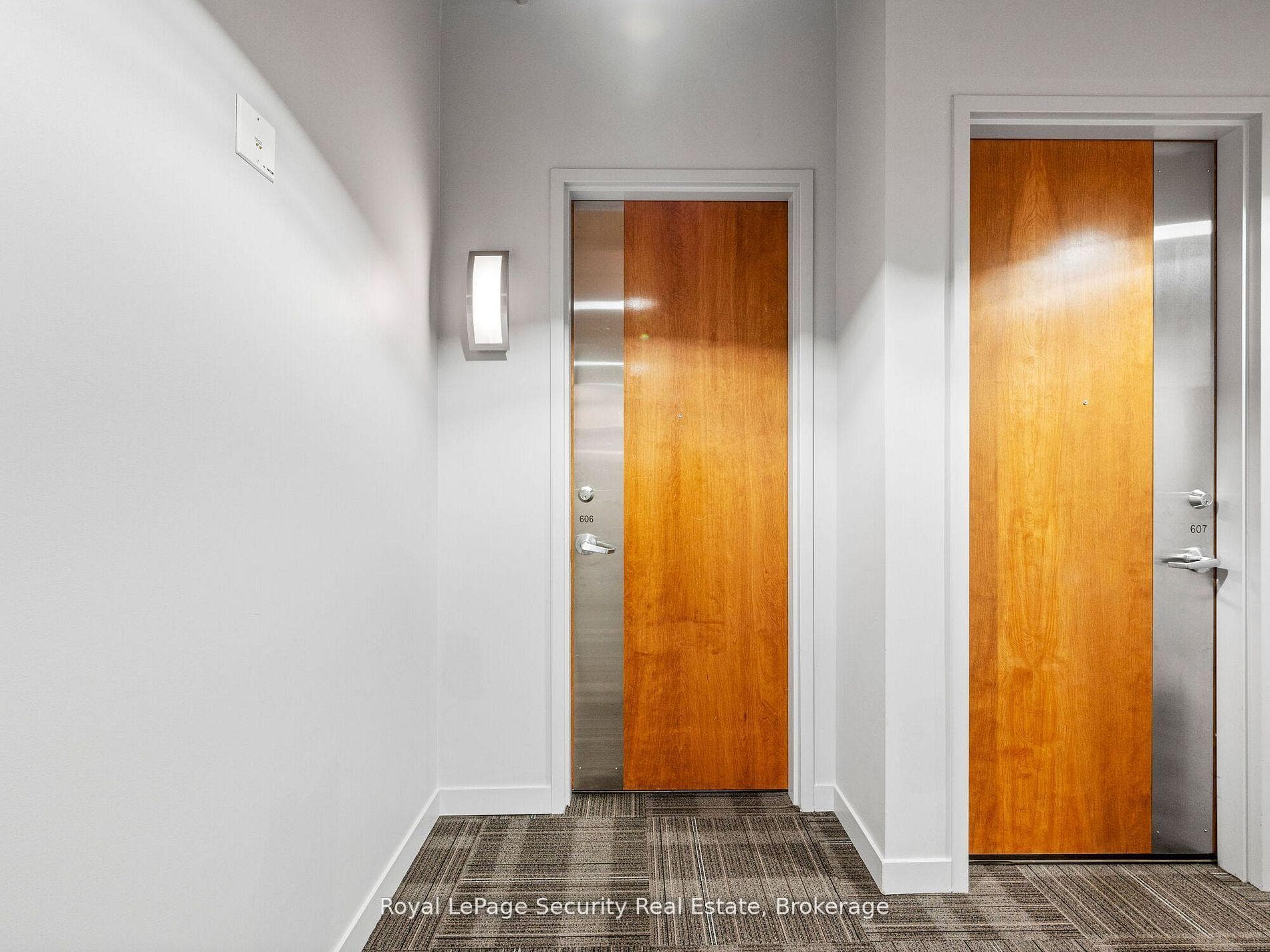 2 Fieldway Road Unit 606 photo 4