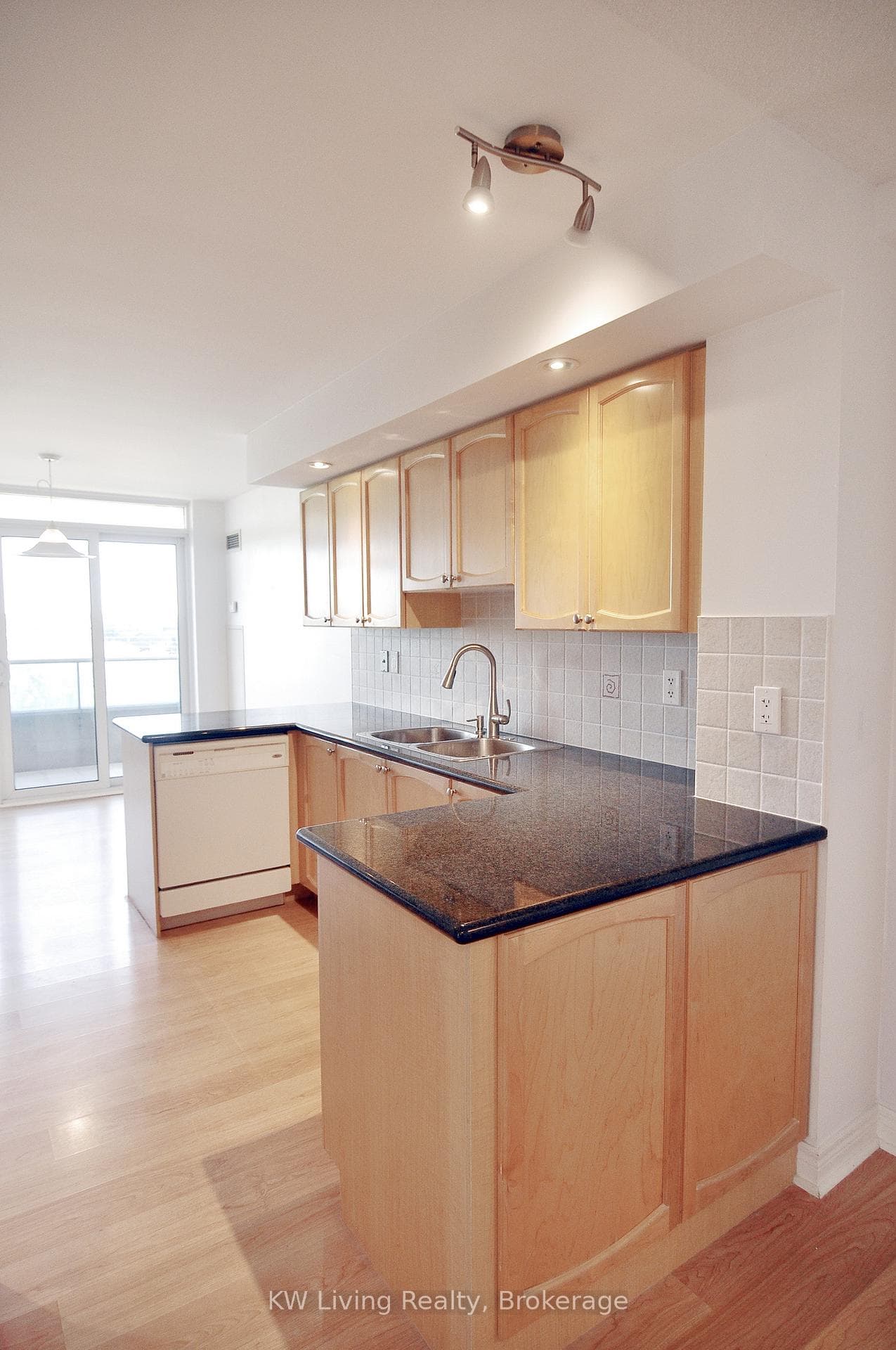 33 Cox Boulevard Unit 1016 photo 8