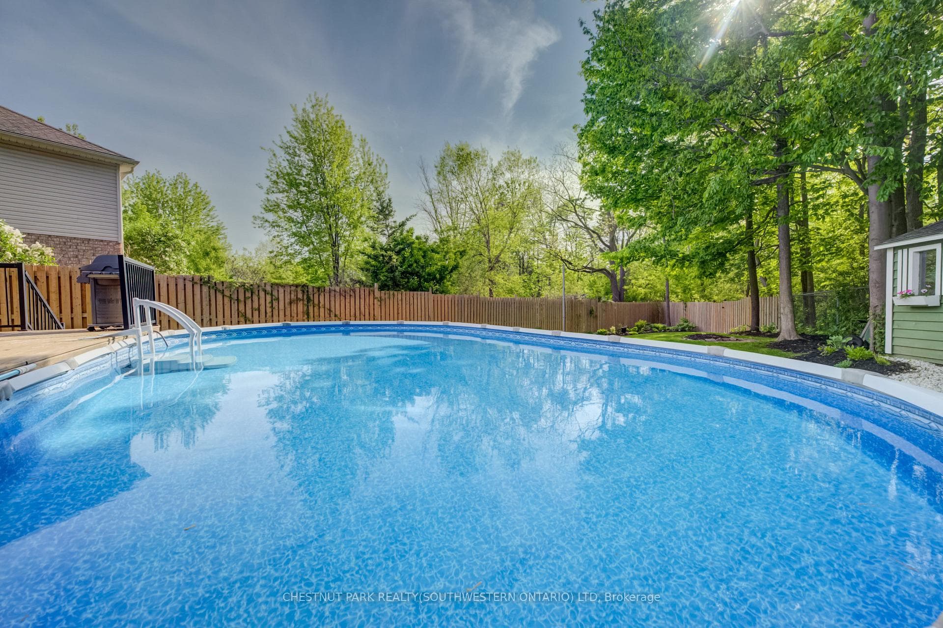 295 Oprington Place photo 41