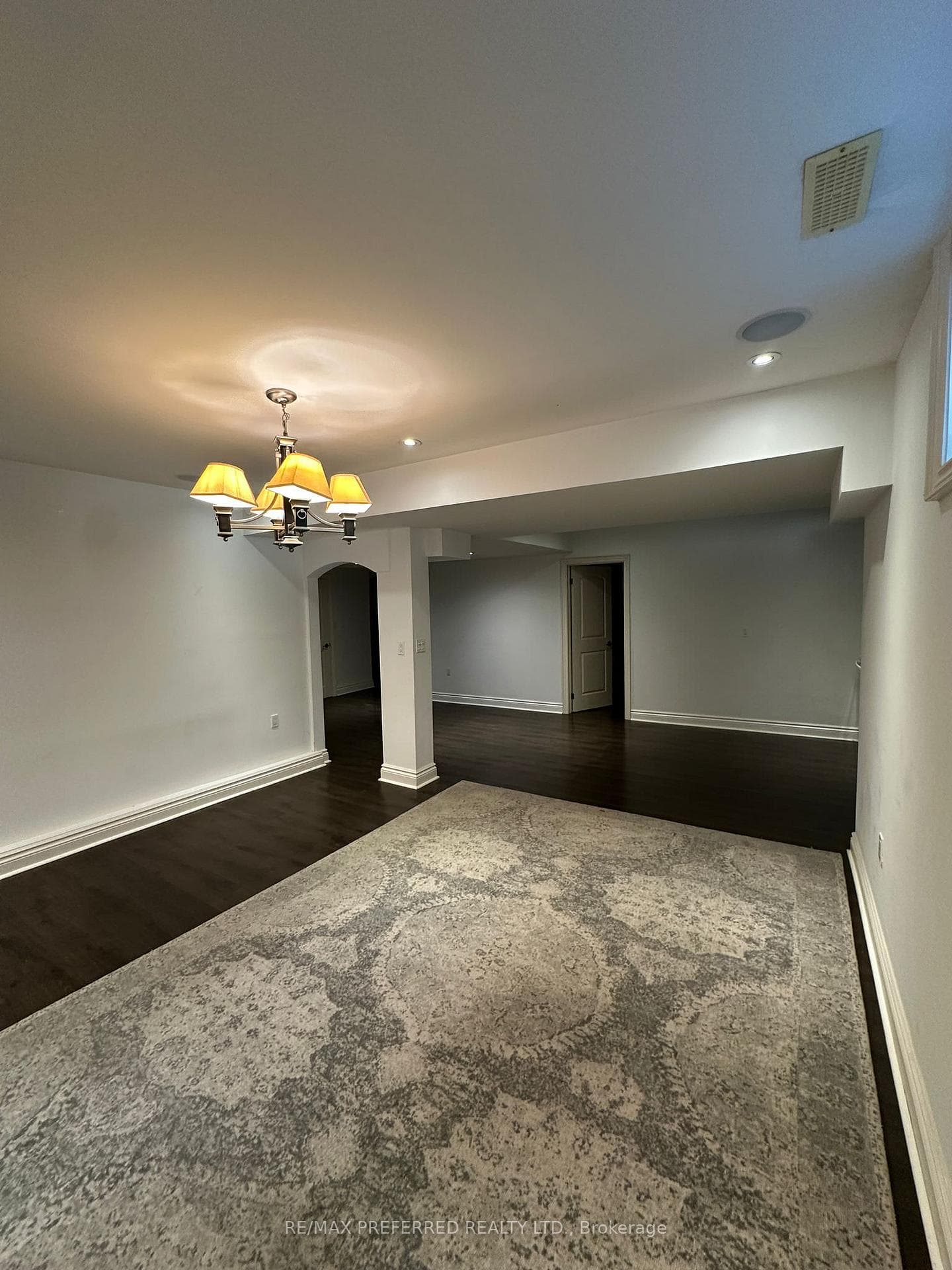 366 HOUNSLOW Avenue photo 7