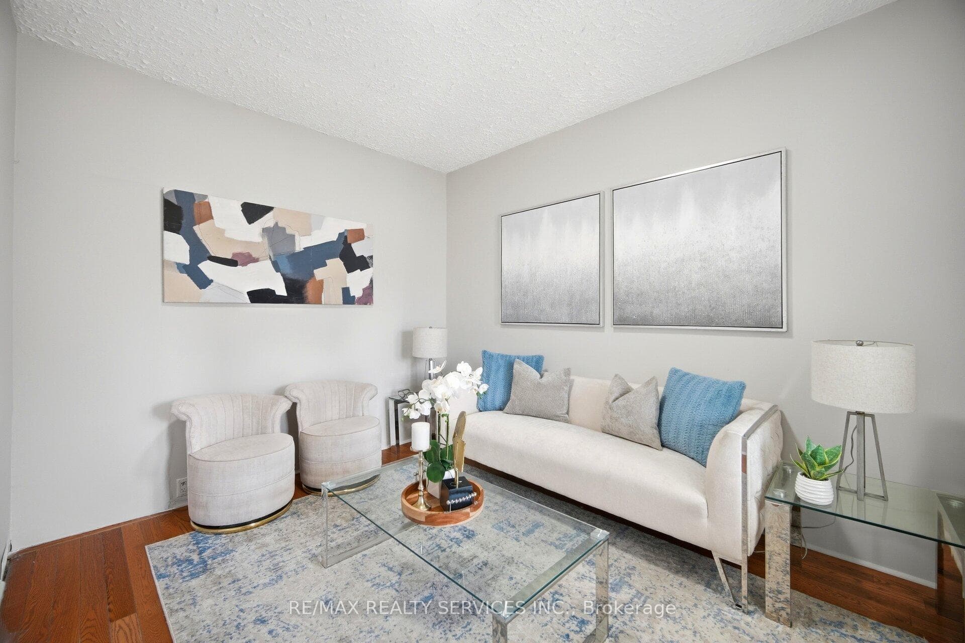 1147 Dufferin Street photo 4
