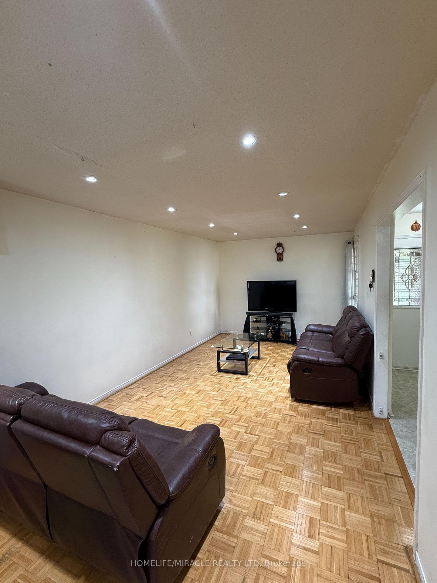 2 Ketchum Crescent photo 10