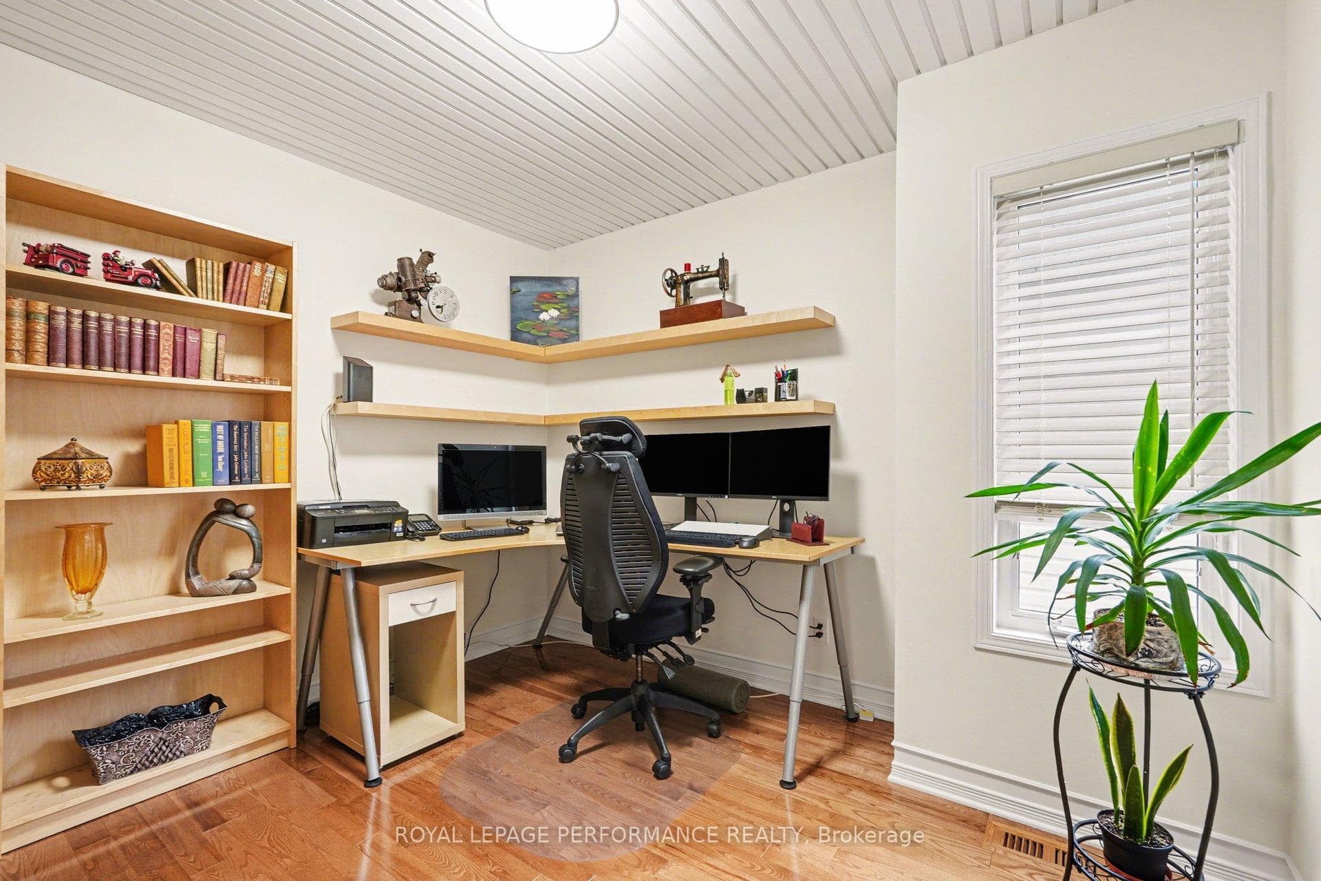 992 Ballantyne Drive photo 12