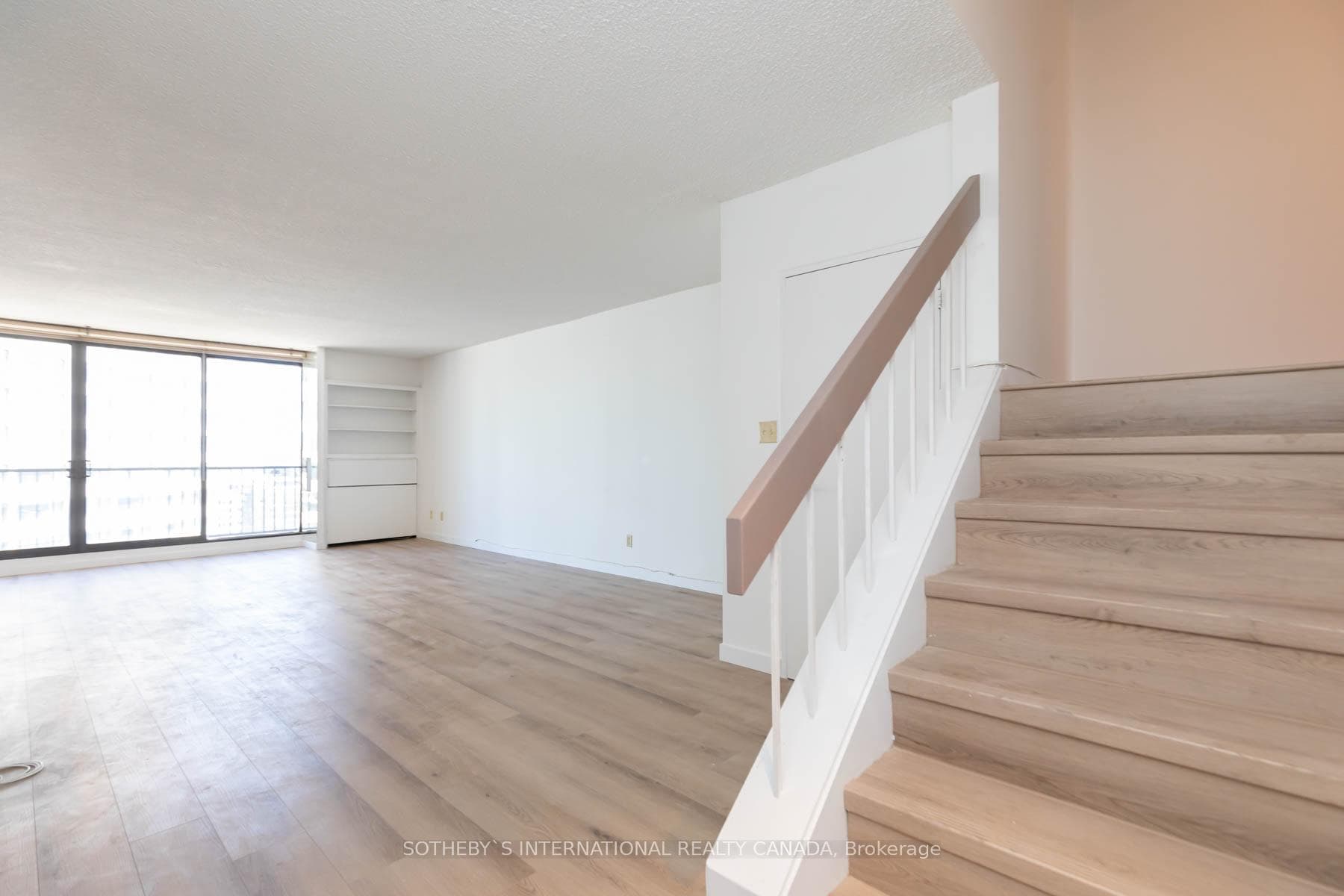 33 Harbour Square Unit 1636 photo 11