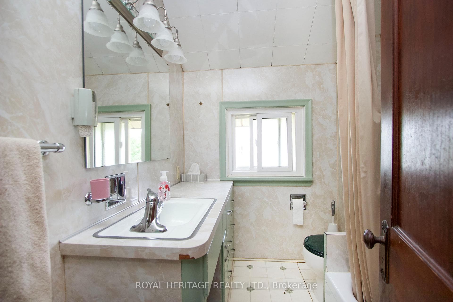 69 Cassels Road photo 22
