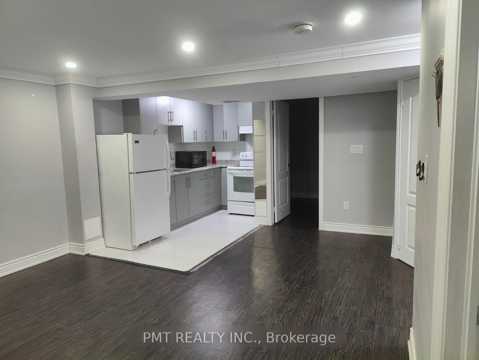 73 Greene Drive photo 17