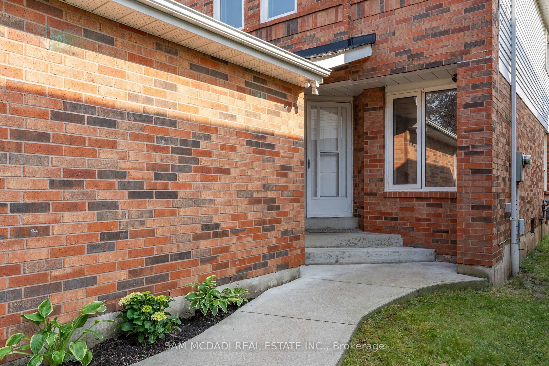 4556 Donegal Drive photo 2